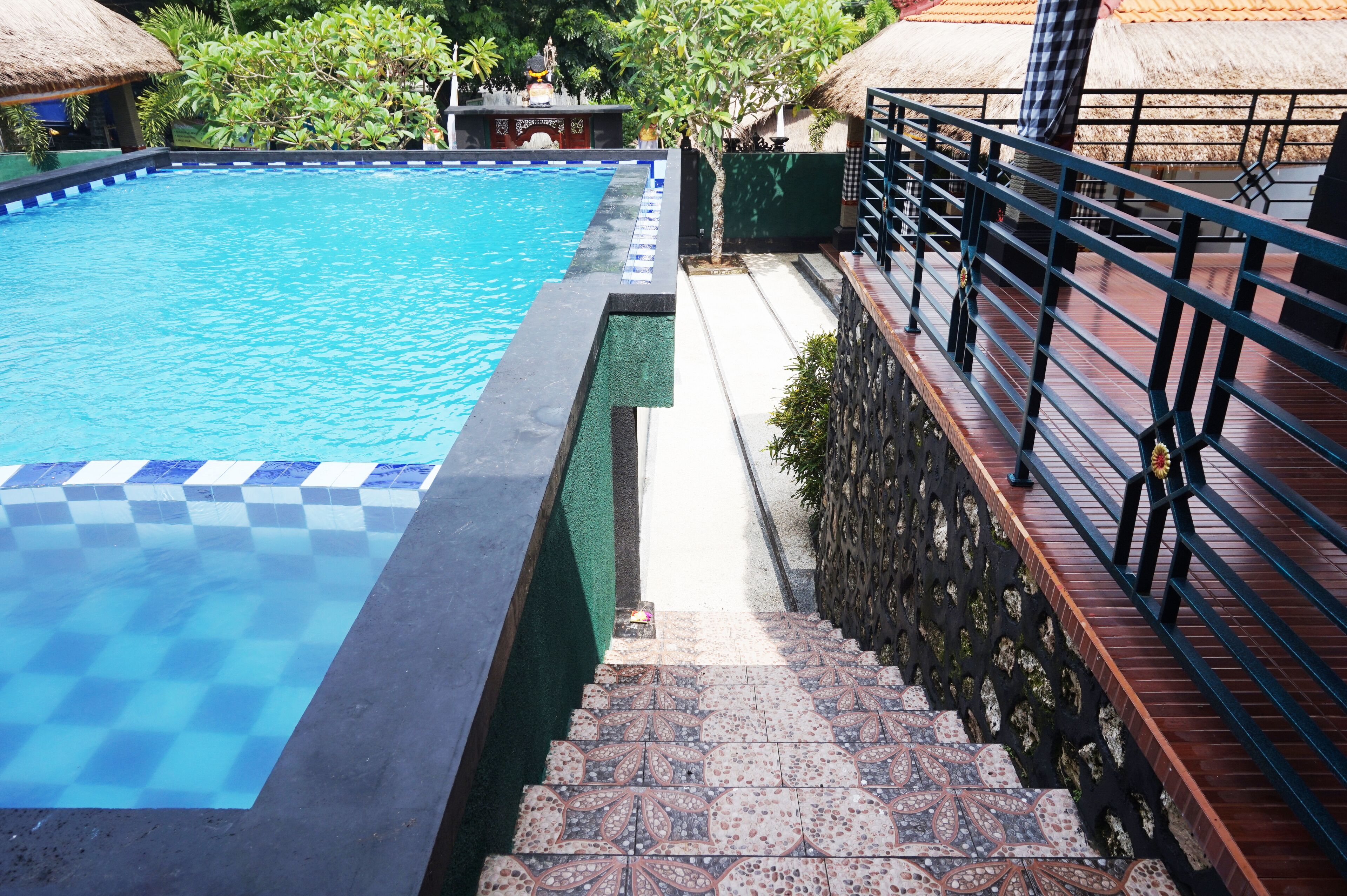 Lazia Corner Hills