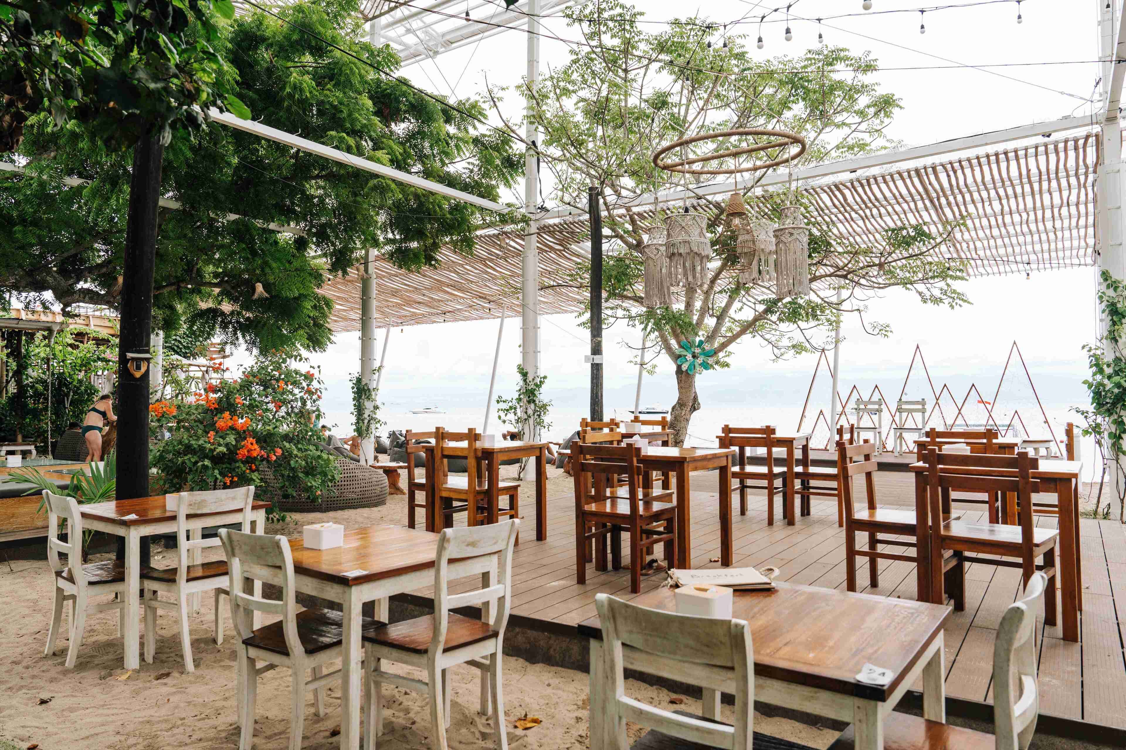 Mambo Beach Resort