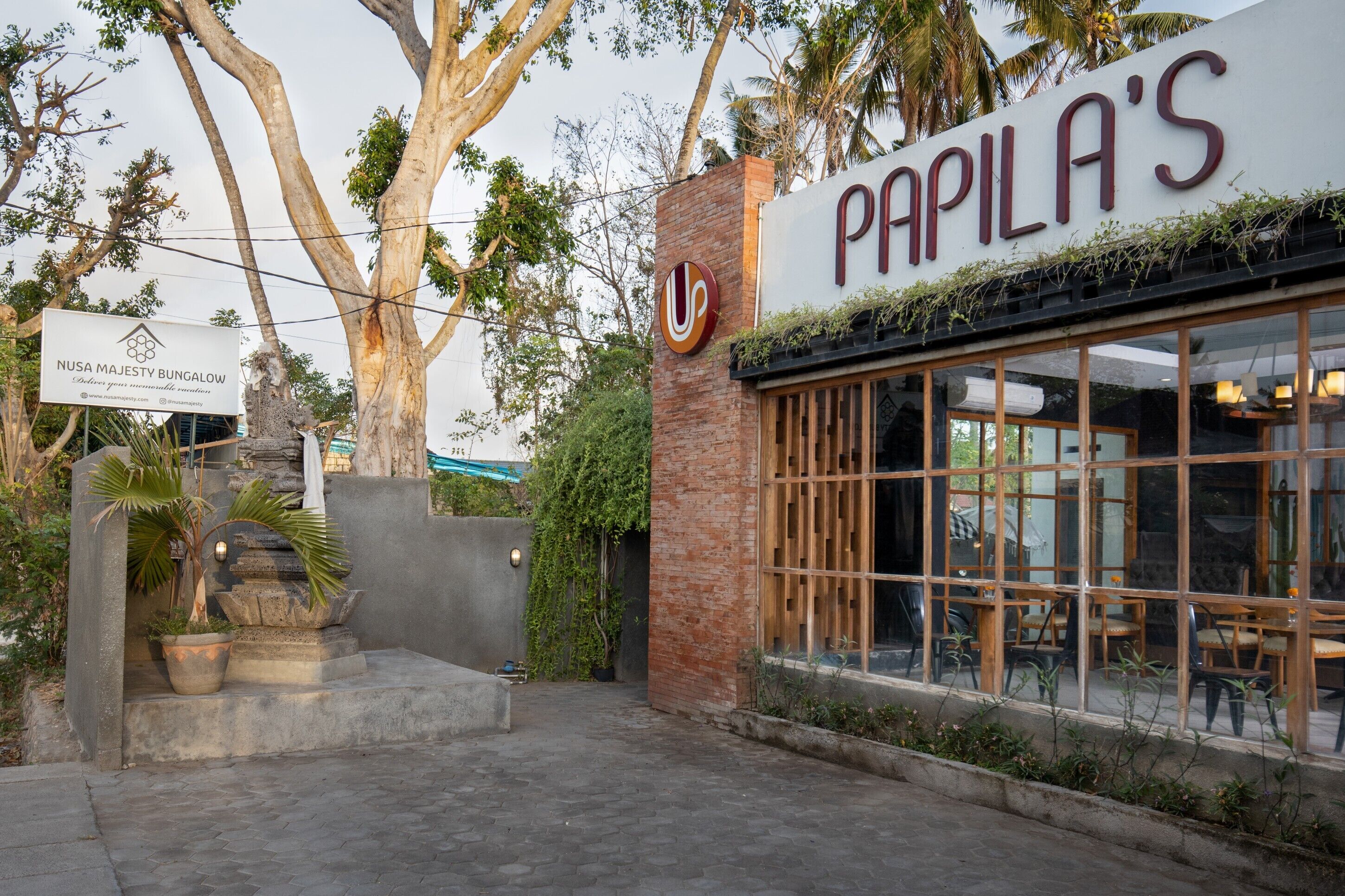 Nusa Majesty Bungalow