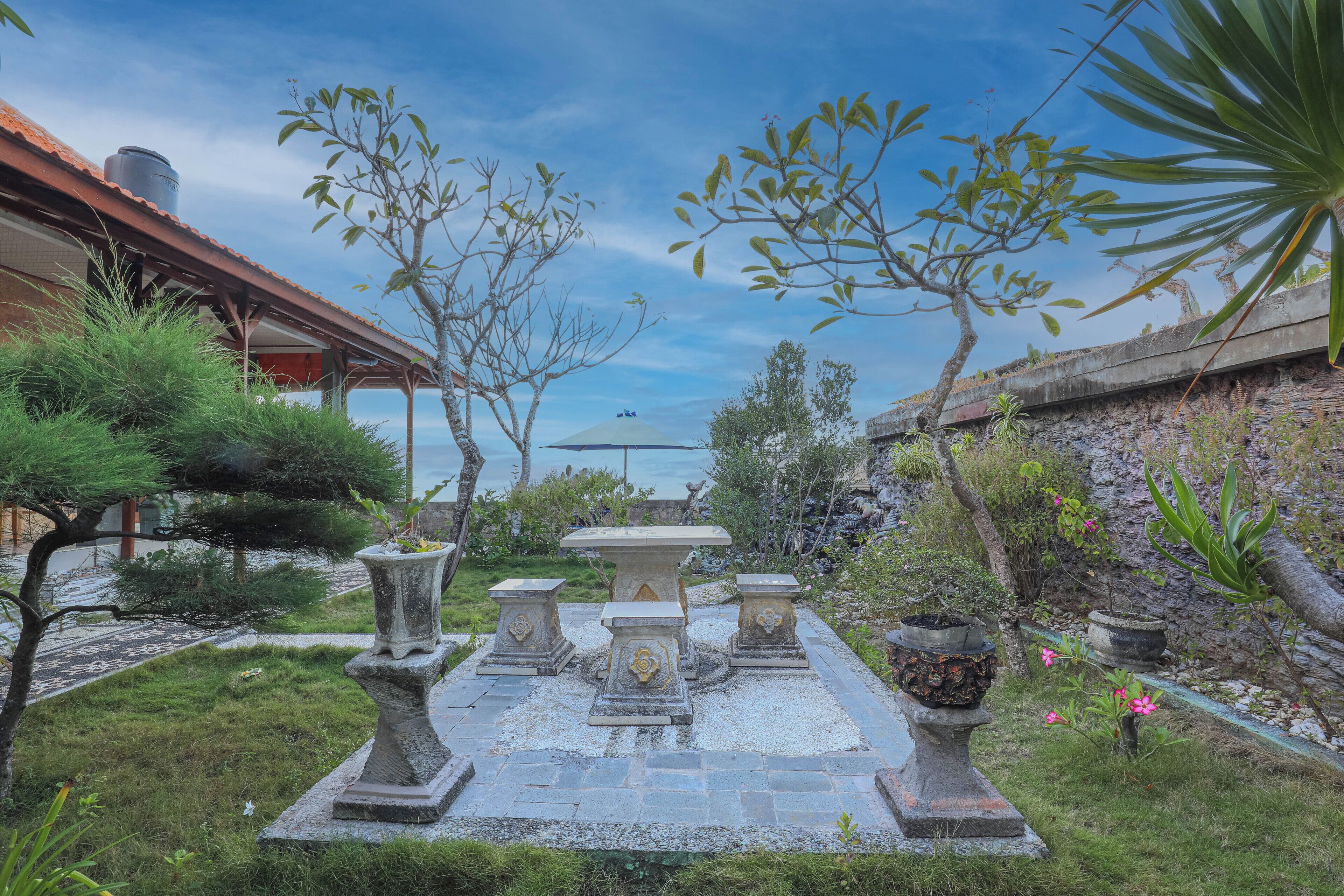 Swan Beach Inn