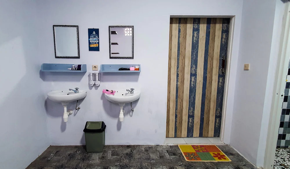 Tiny Room and Kitchen
