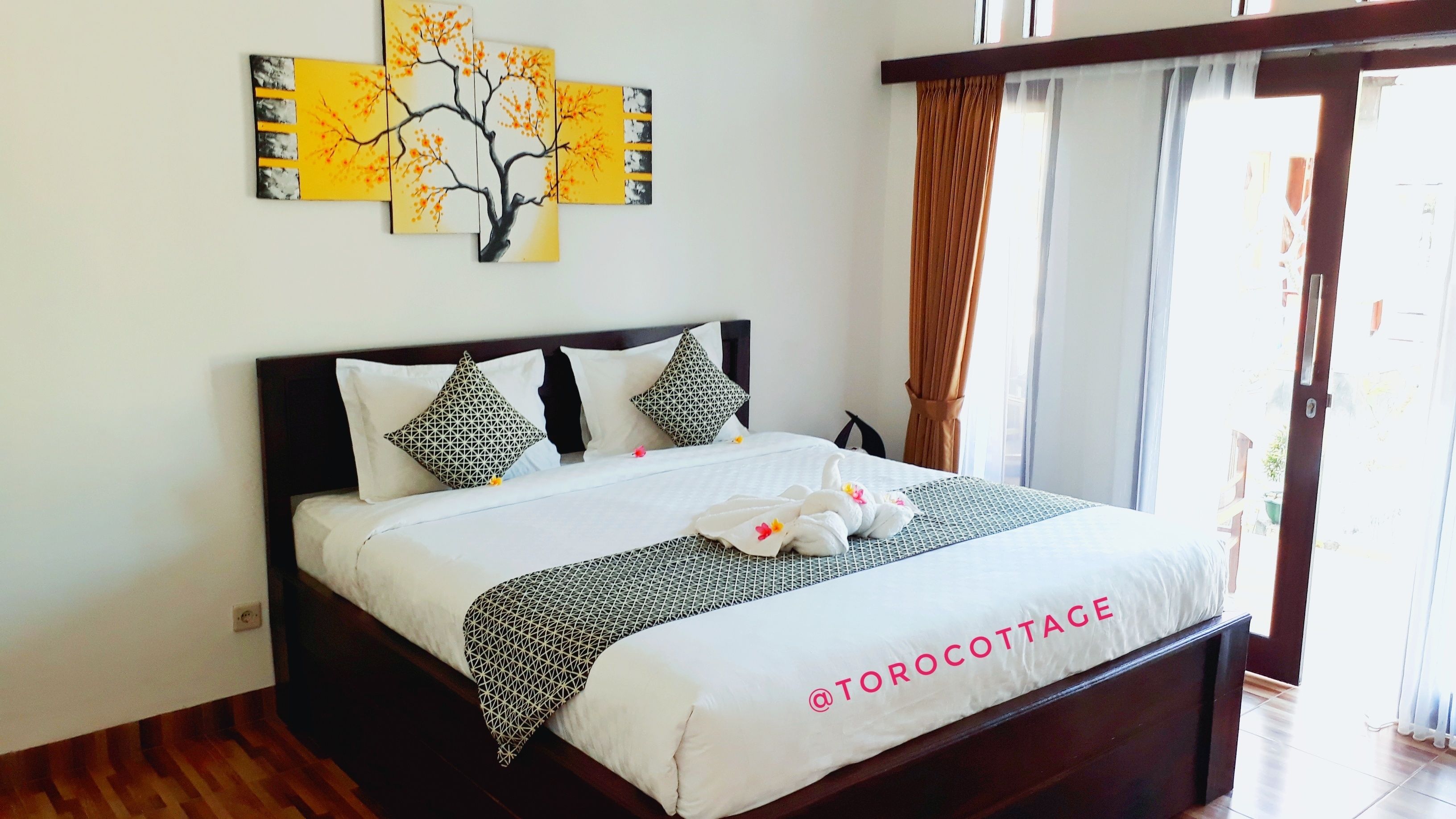 Toro Cottage