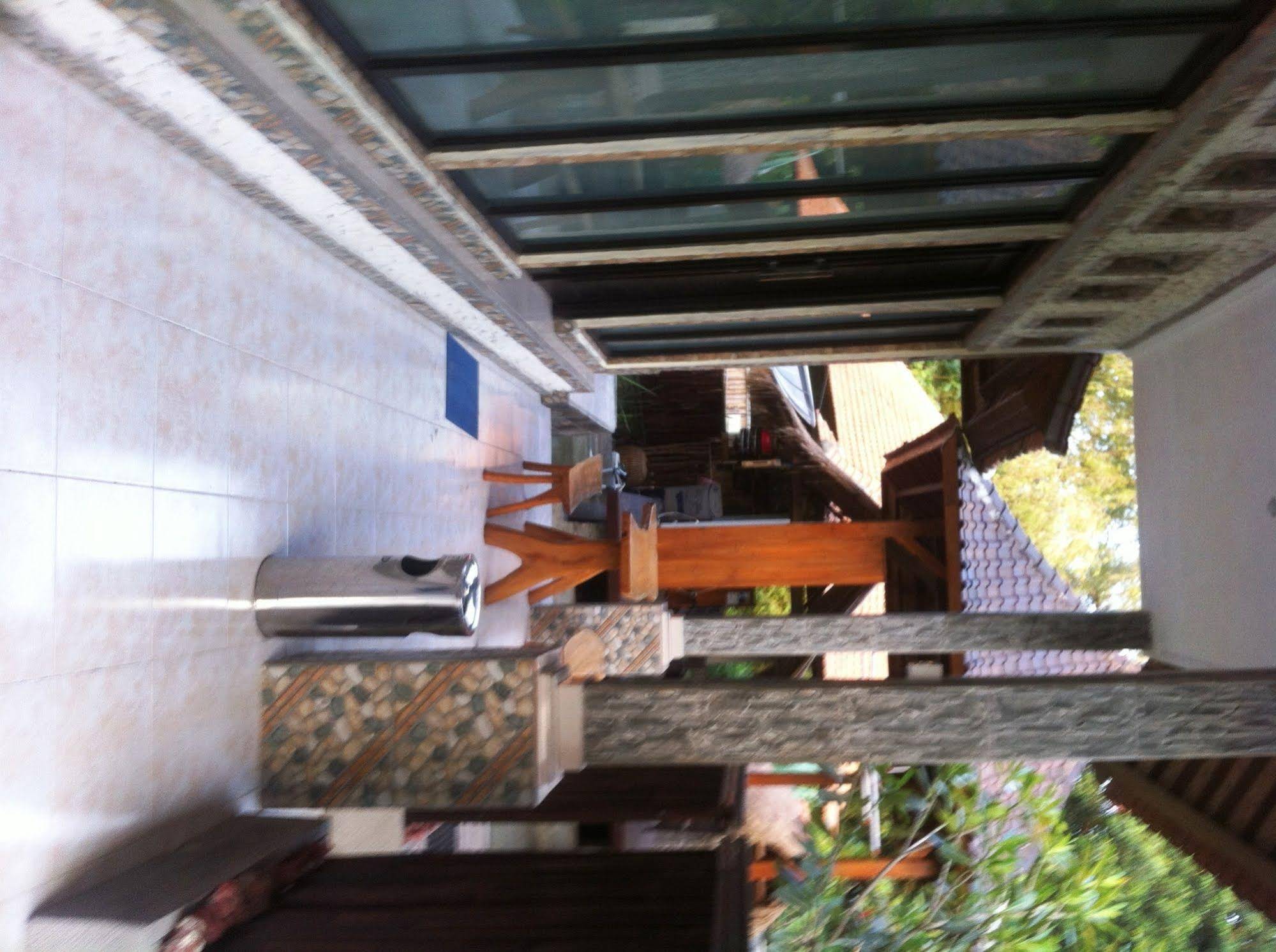 Villa Green House