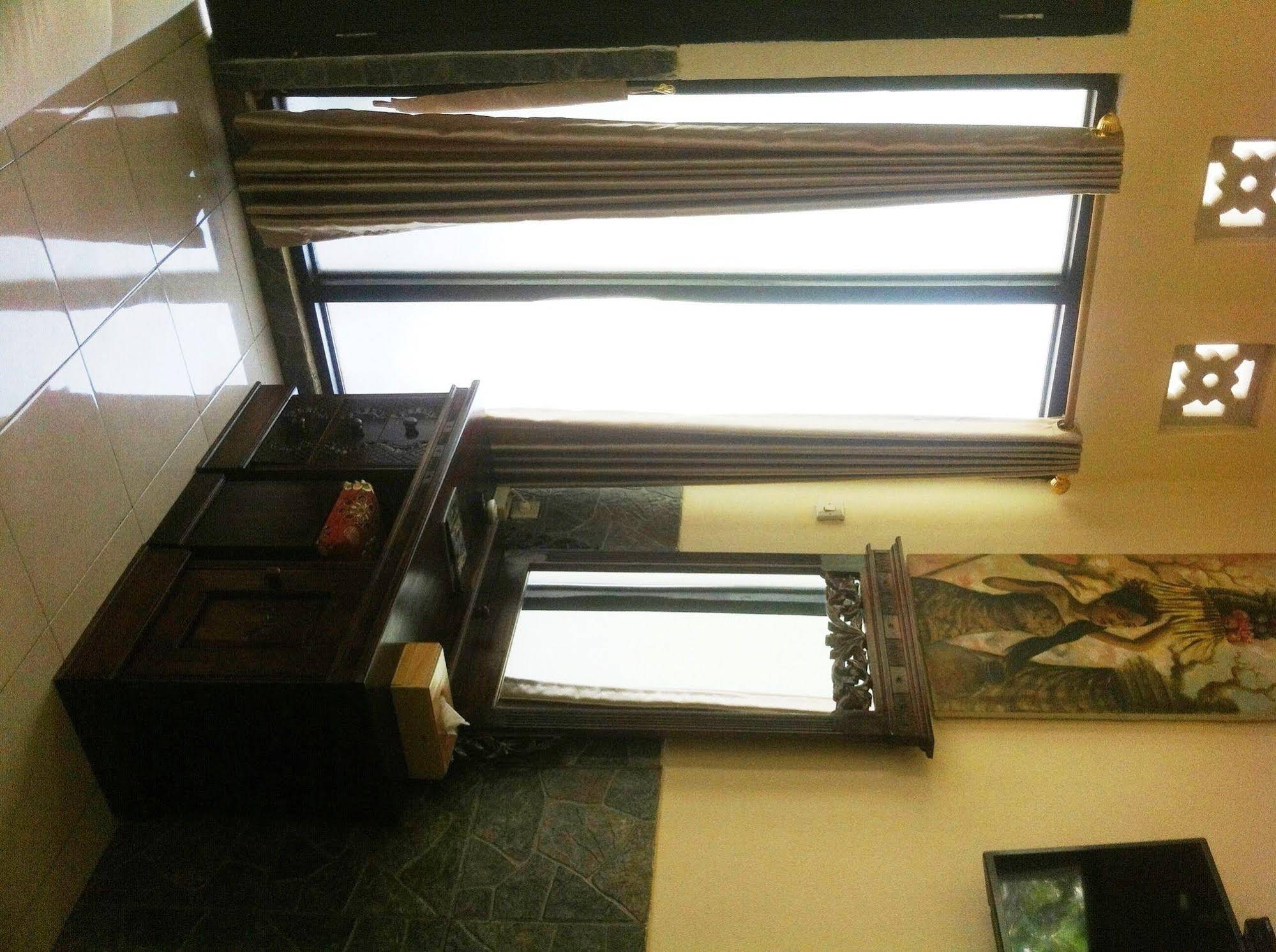 Villa Green House