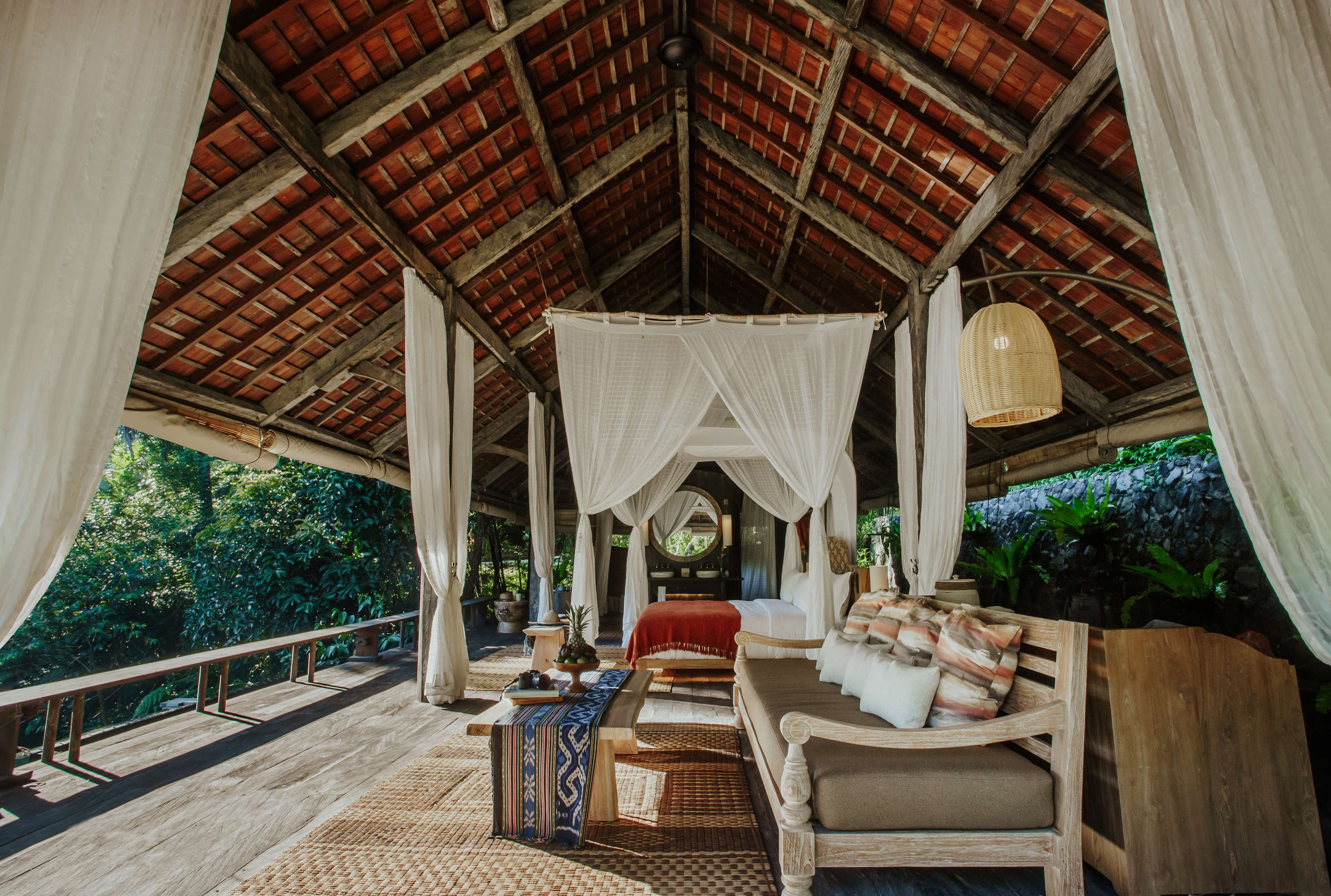 Buahan, A Banyan Tree Escape
