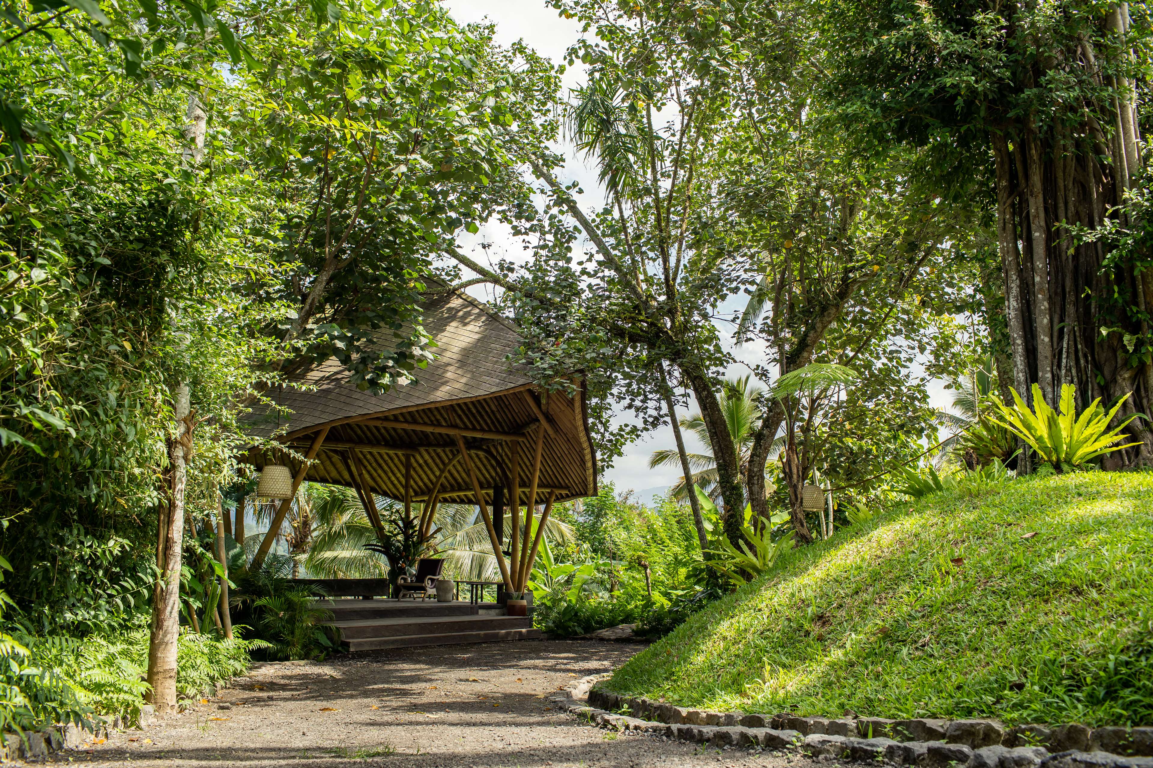 Buahan, A Banyan Tree Escape