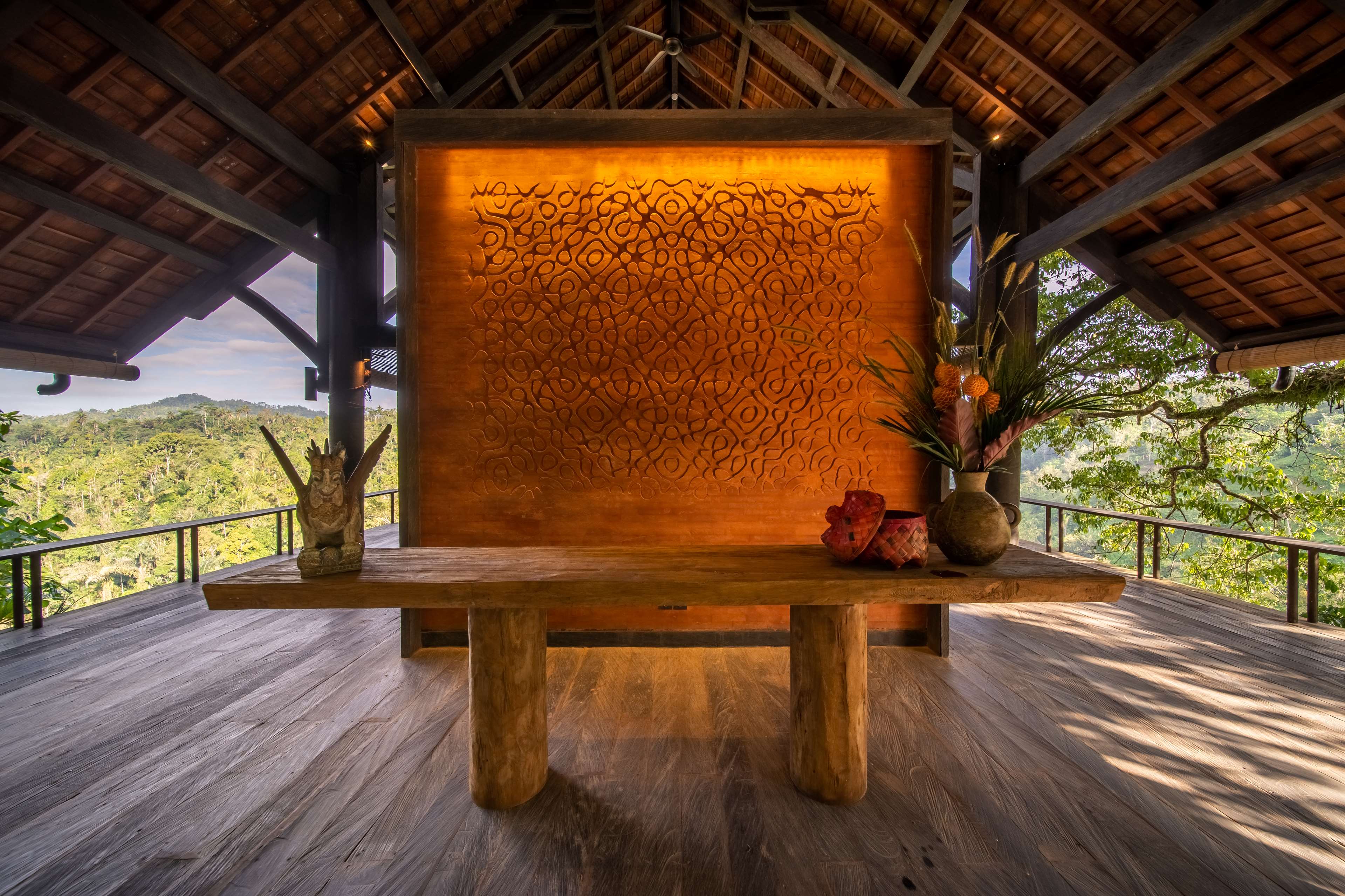 Buahan, A Banyan Tree Escape