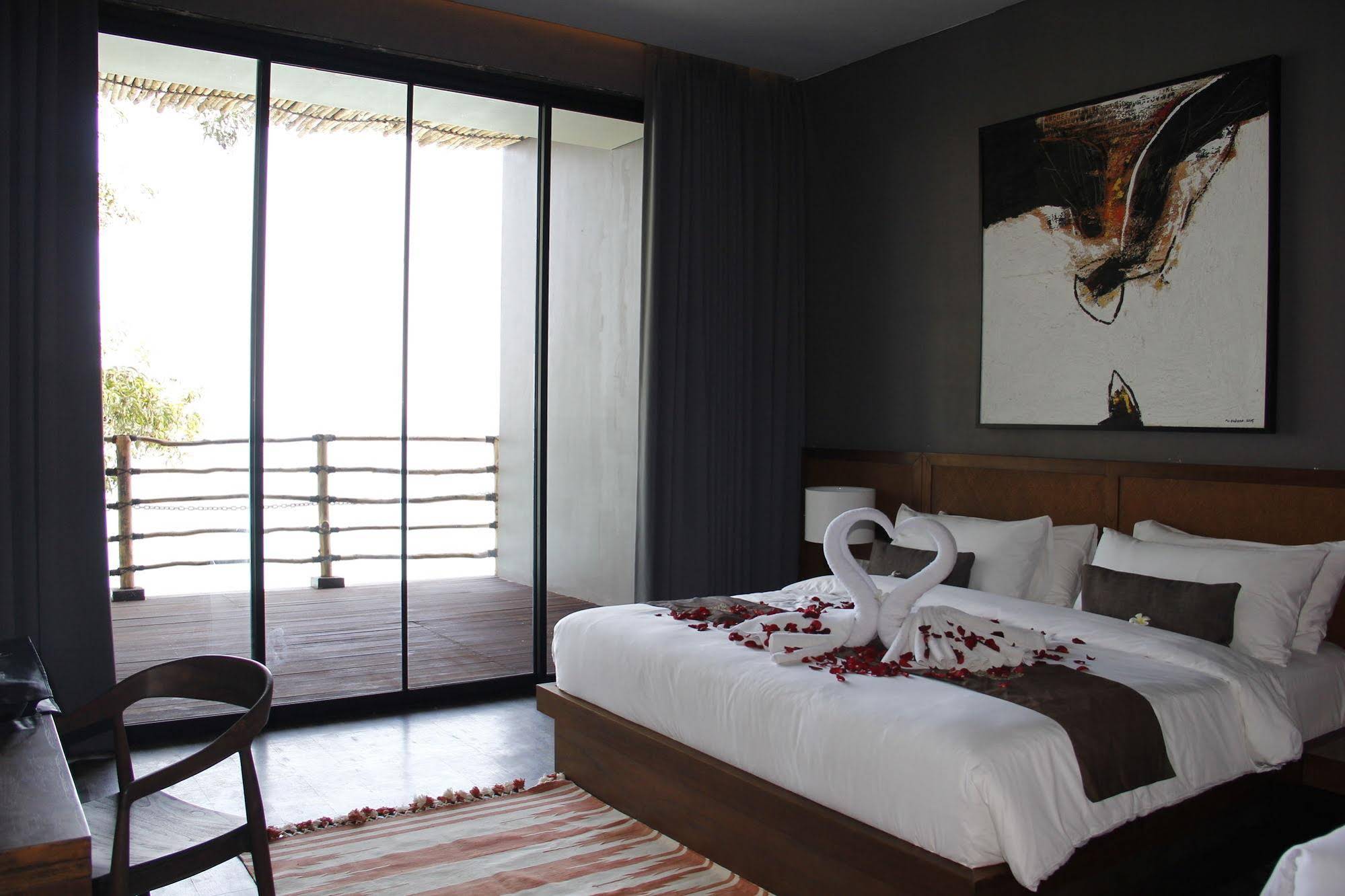 Nomina Villas