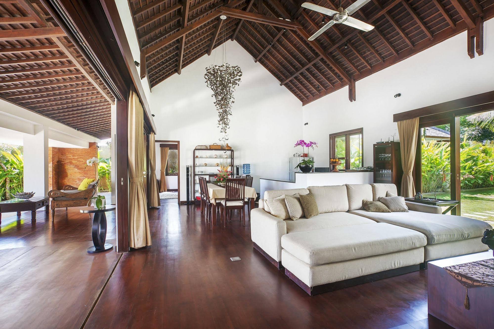The Sanctus Villa