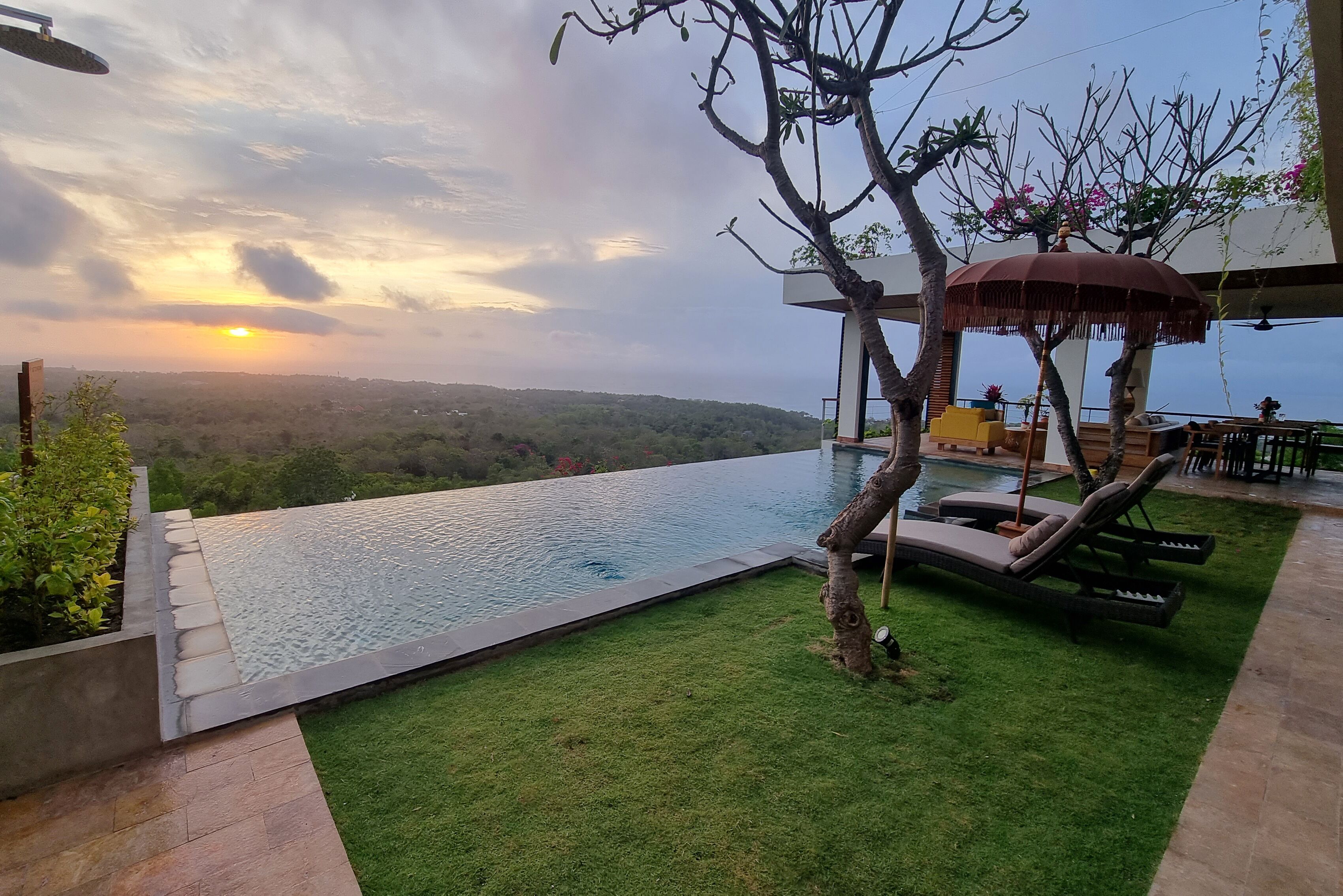 Uluwatu Sunset Hills