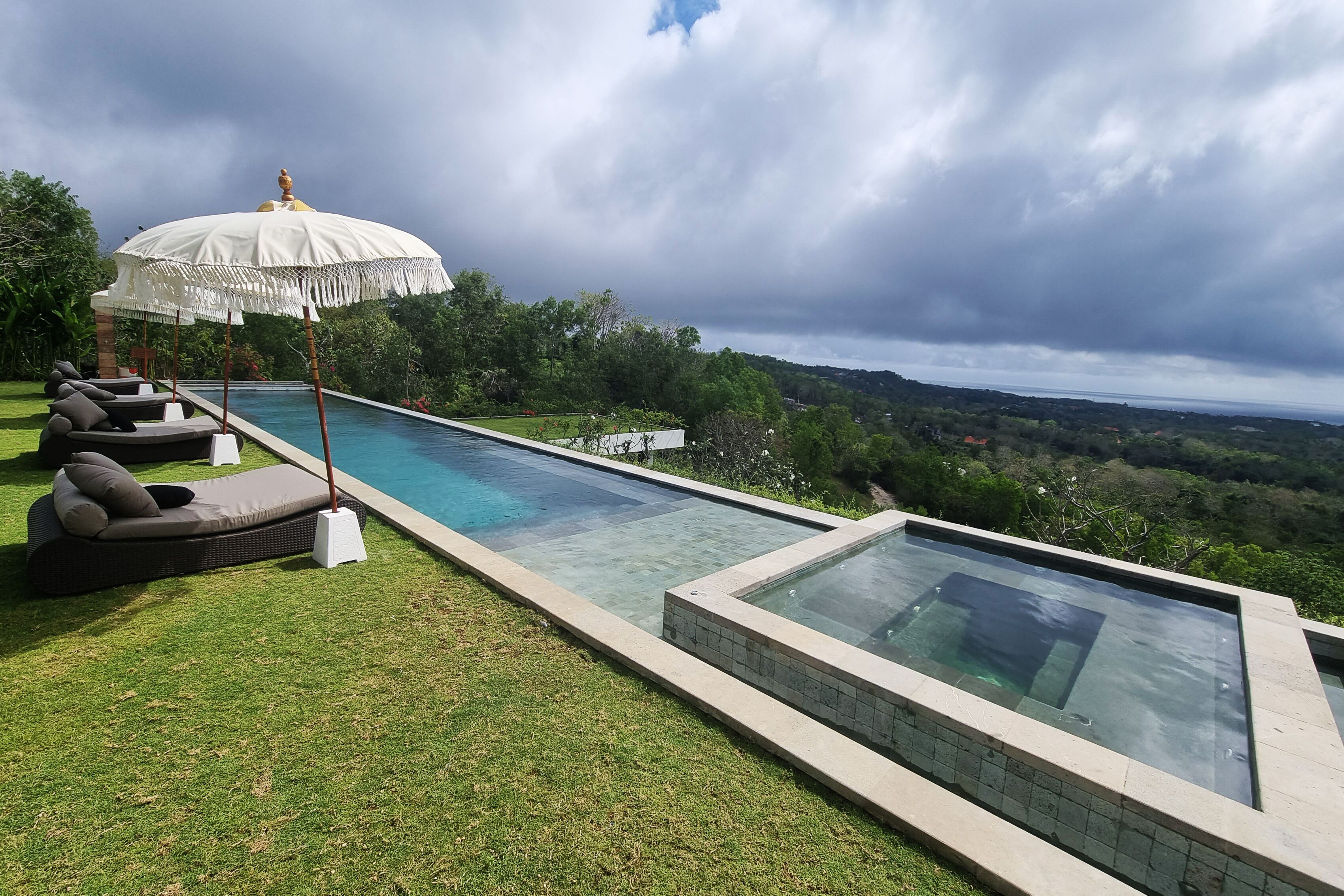 Uluwatu Sunset Hills