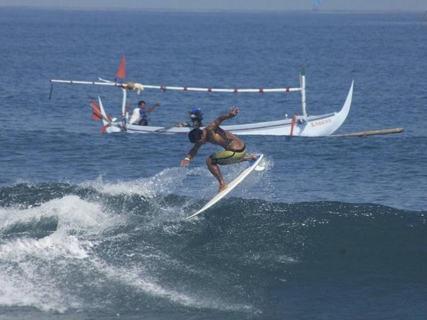 Dikaloha Surfcamp Medewi