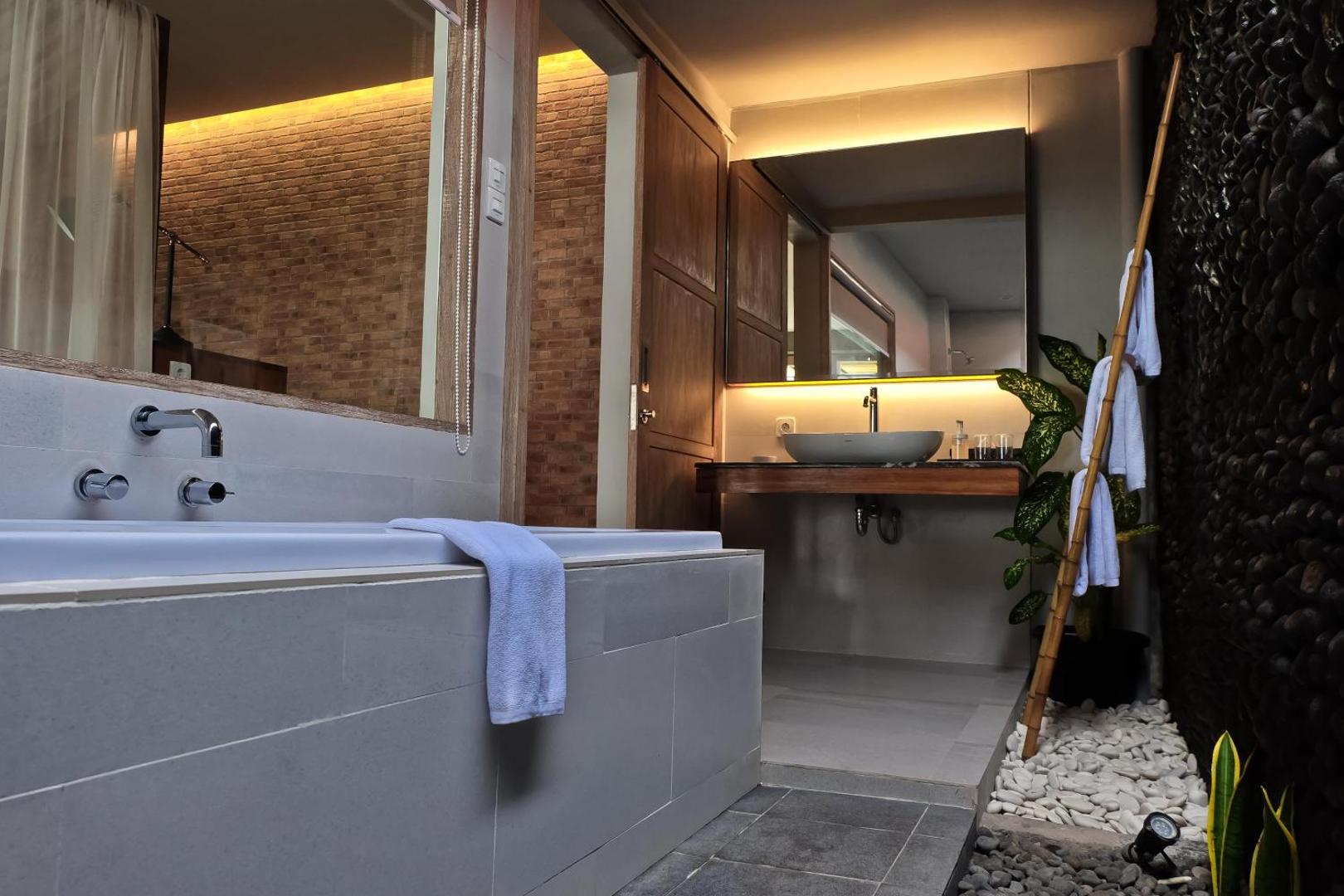Umadewi Surf & Suites