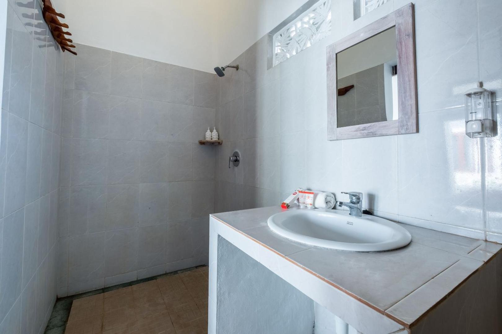 Villa Sari by OYO Rooms