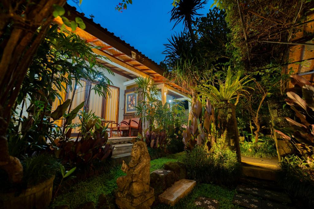 Desak Putu Putra Hidden Homestay