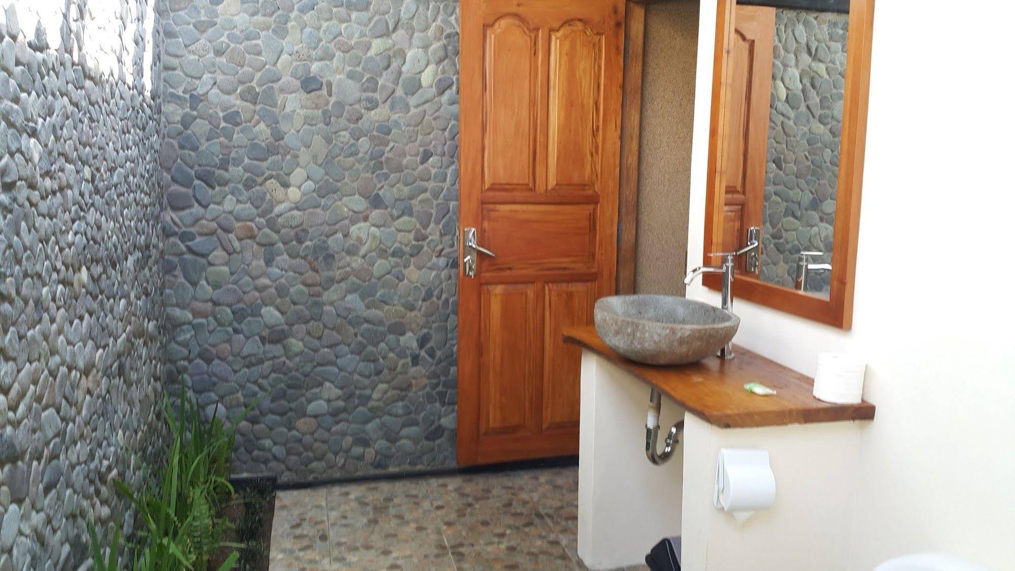 Mango Tree Inn