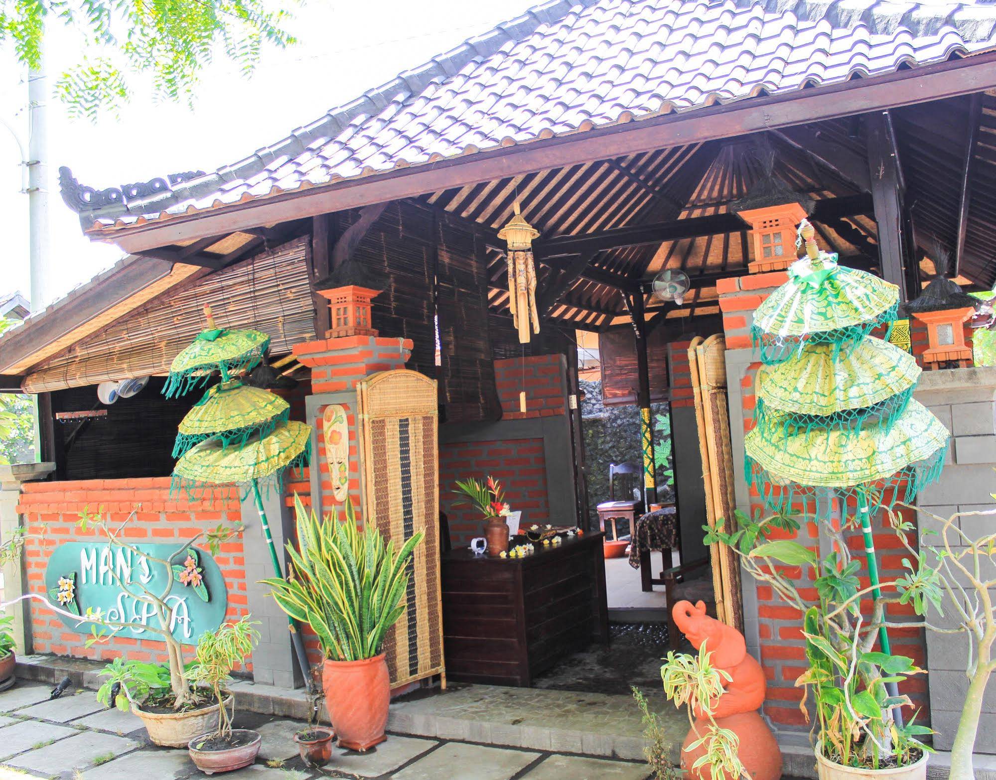 Man's Cottages & Spa