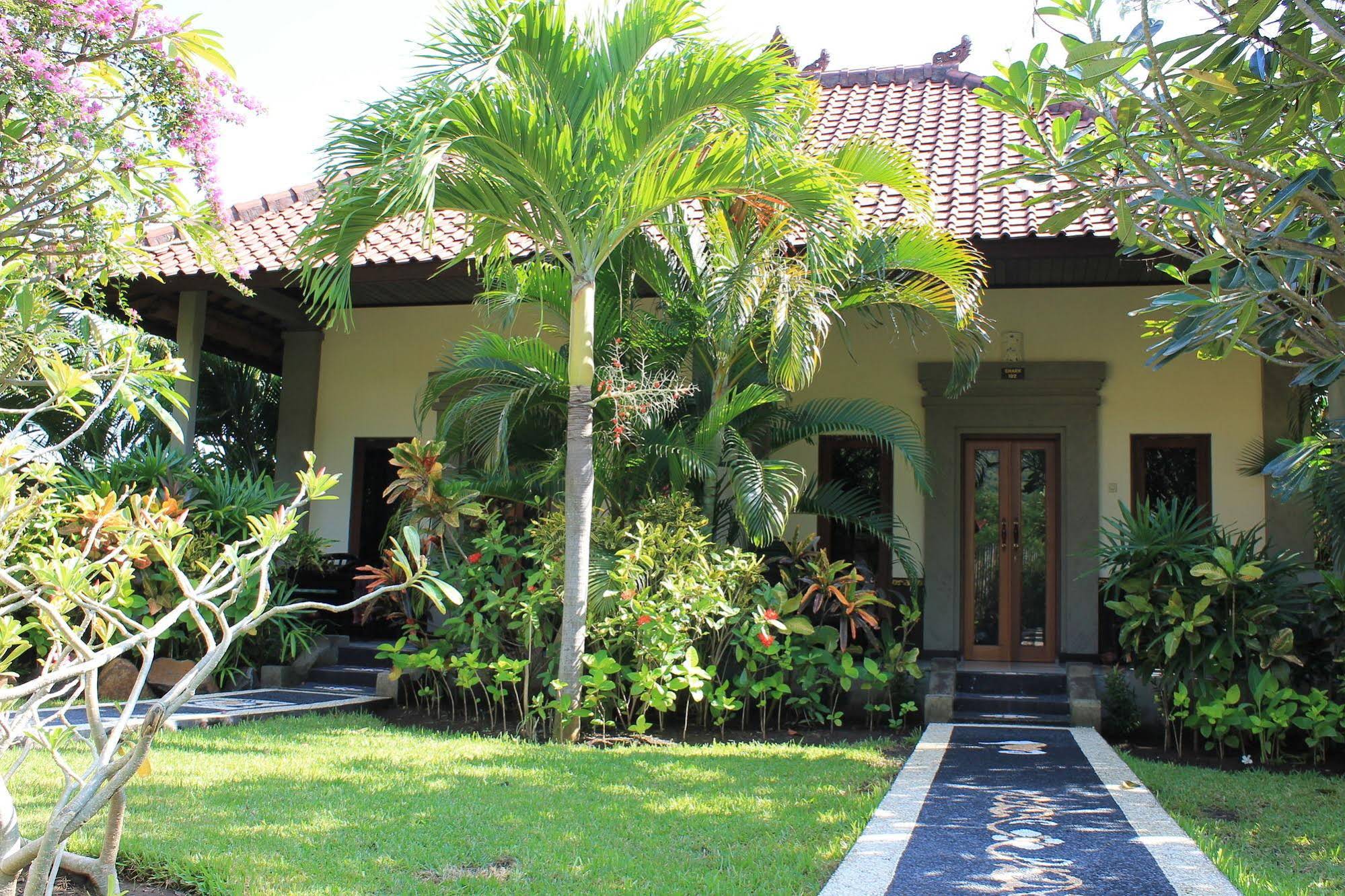 Man's Cottages & Spa
