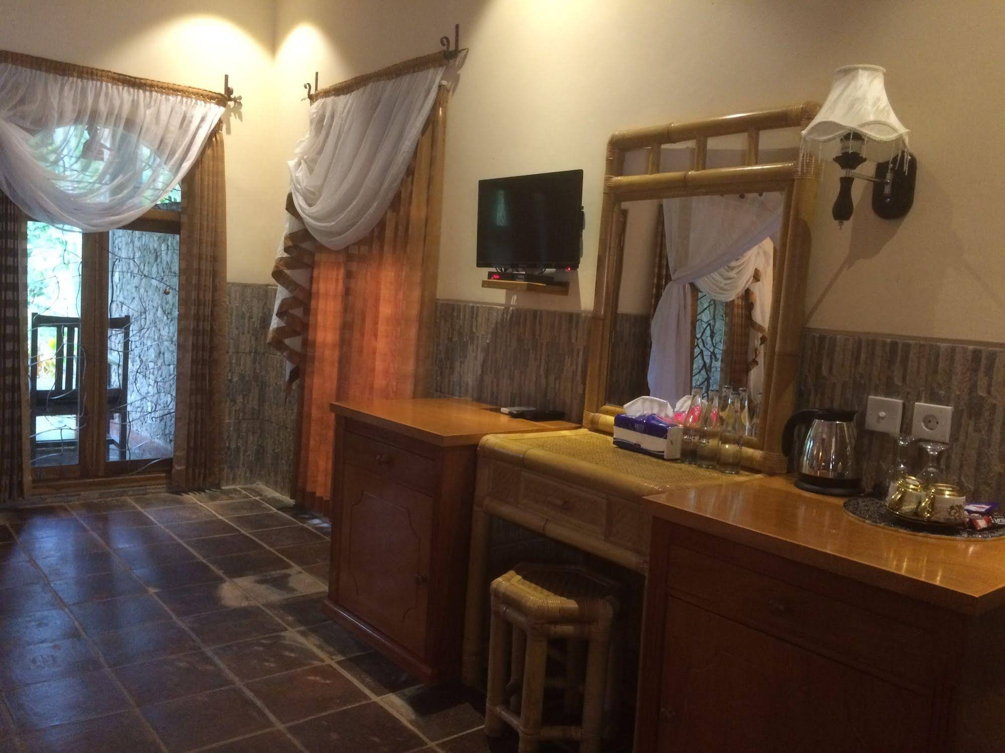 Man's Cottages & Spa
