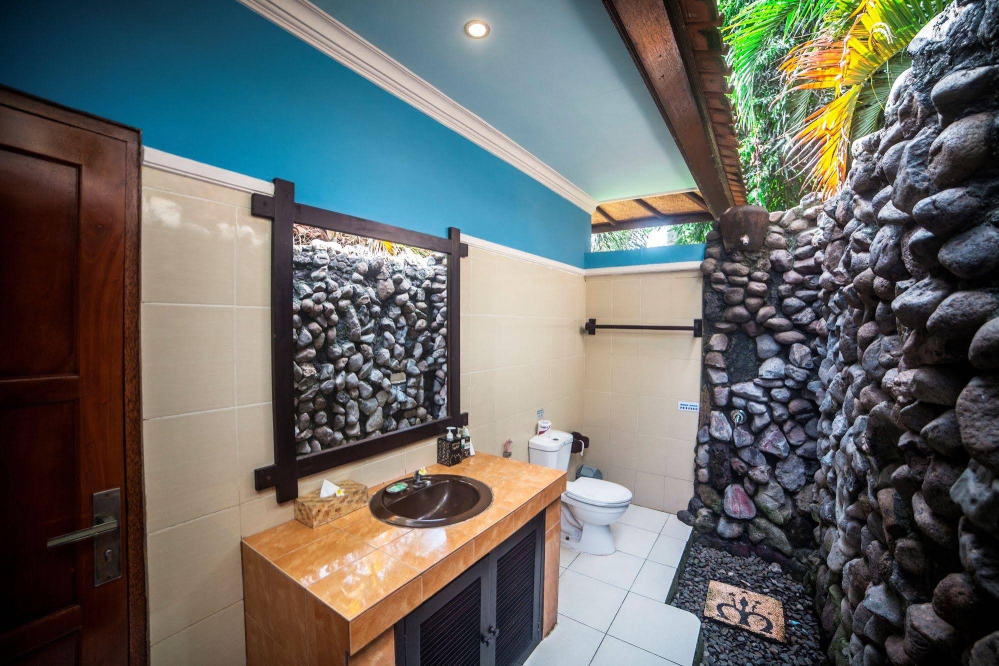 Man's Cottages & Spa