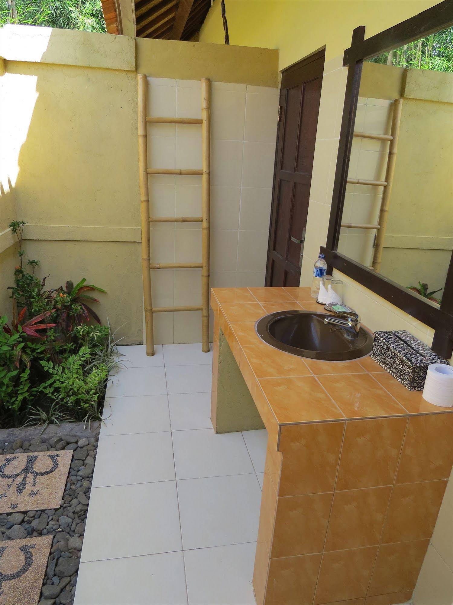 Man's Cottages & Spa
