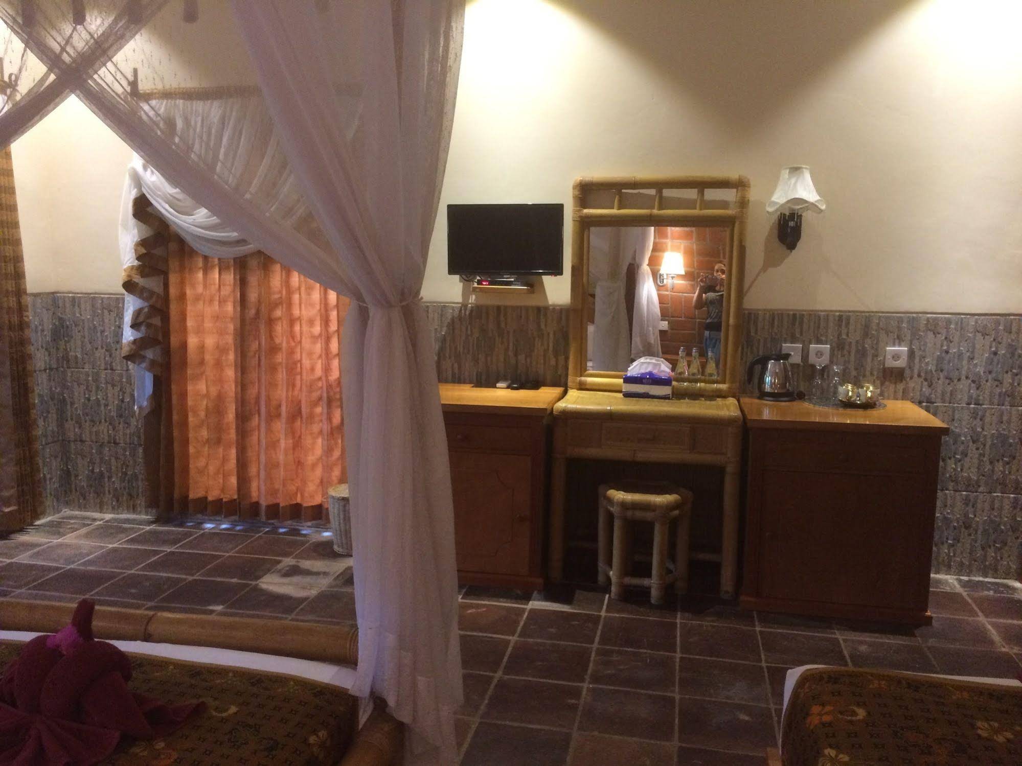 Man's Cottages & Spa