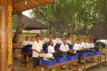 Pondok Sari Beach & Spa Resort