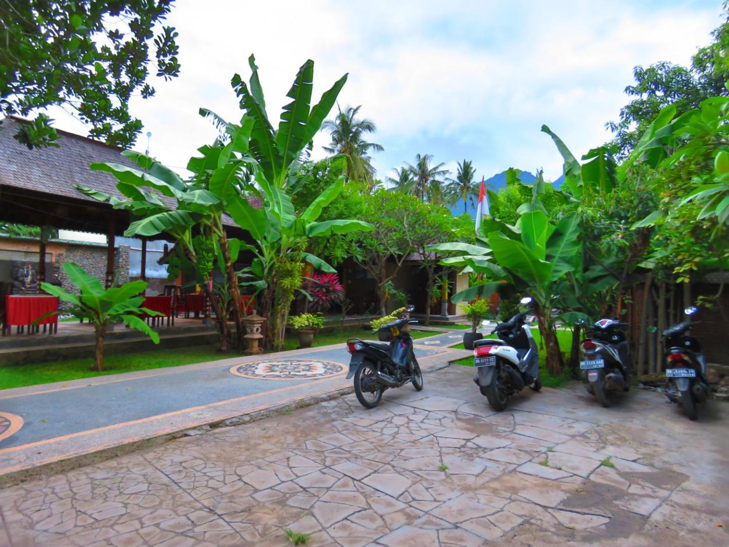 Suka Sari Cottages