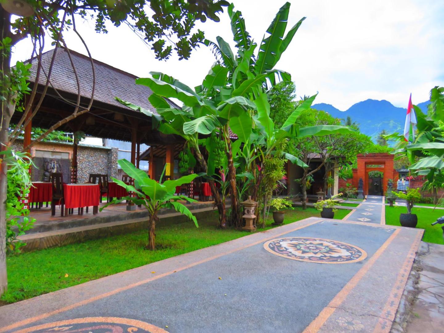 Suka Sari Cottages
