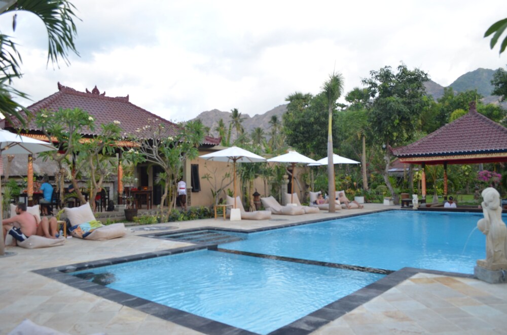 Tirta Sari Bungalows
