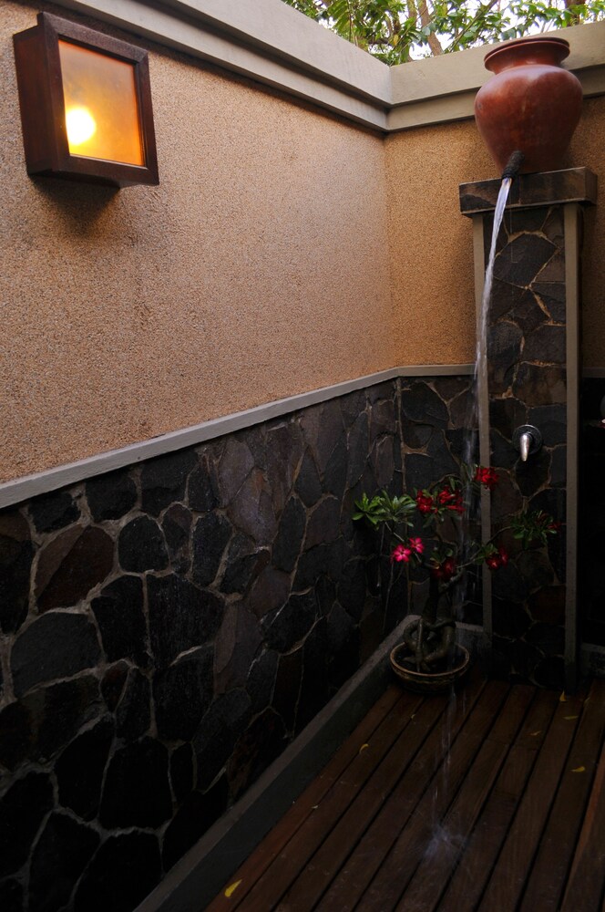 Tirta Sari Bungalows