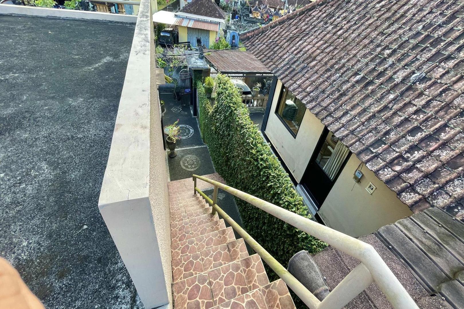 Mongan Homestay Beside The Belulang Hot Spring