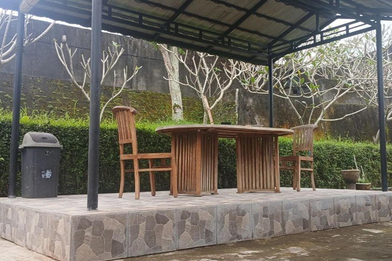 Mongan Homestay Beside The Belulang Hot Spring