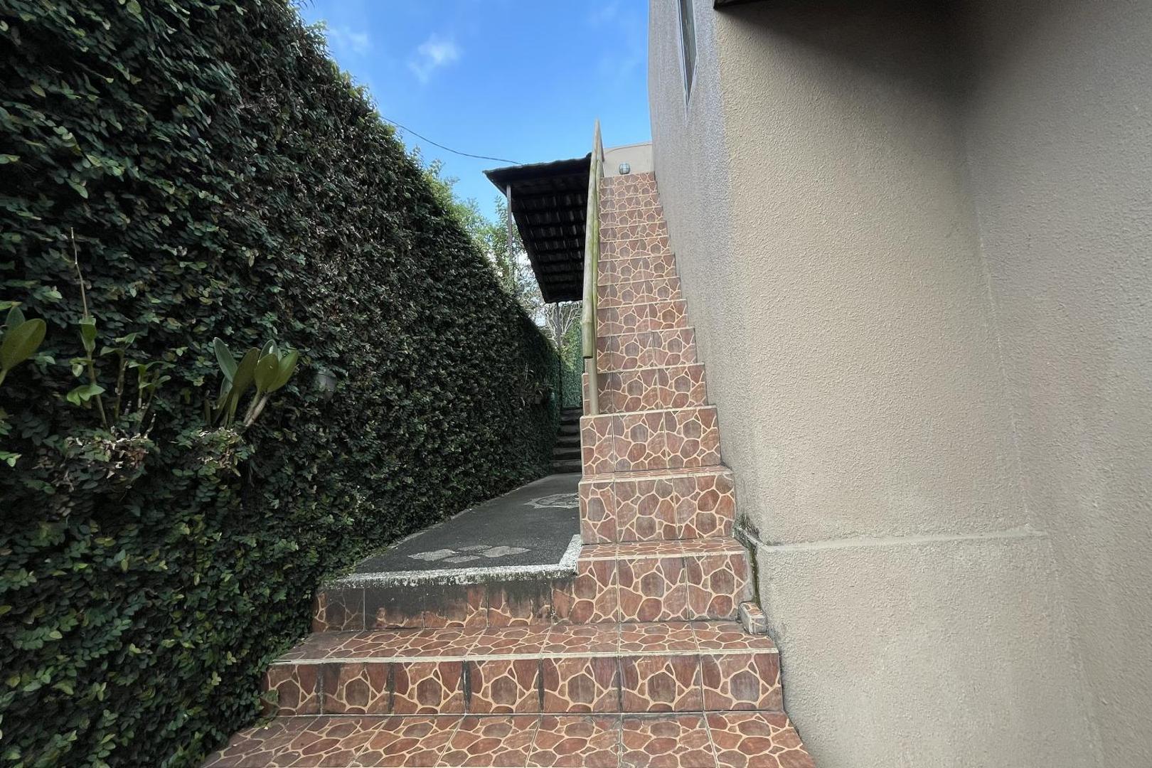 Mongan Homestay Beside The Belulang Hot Spring