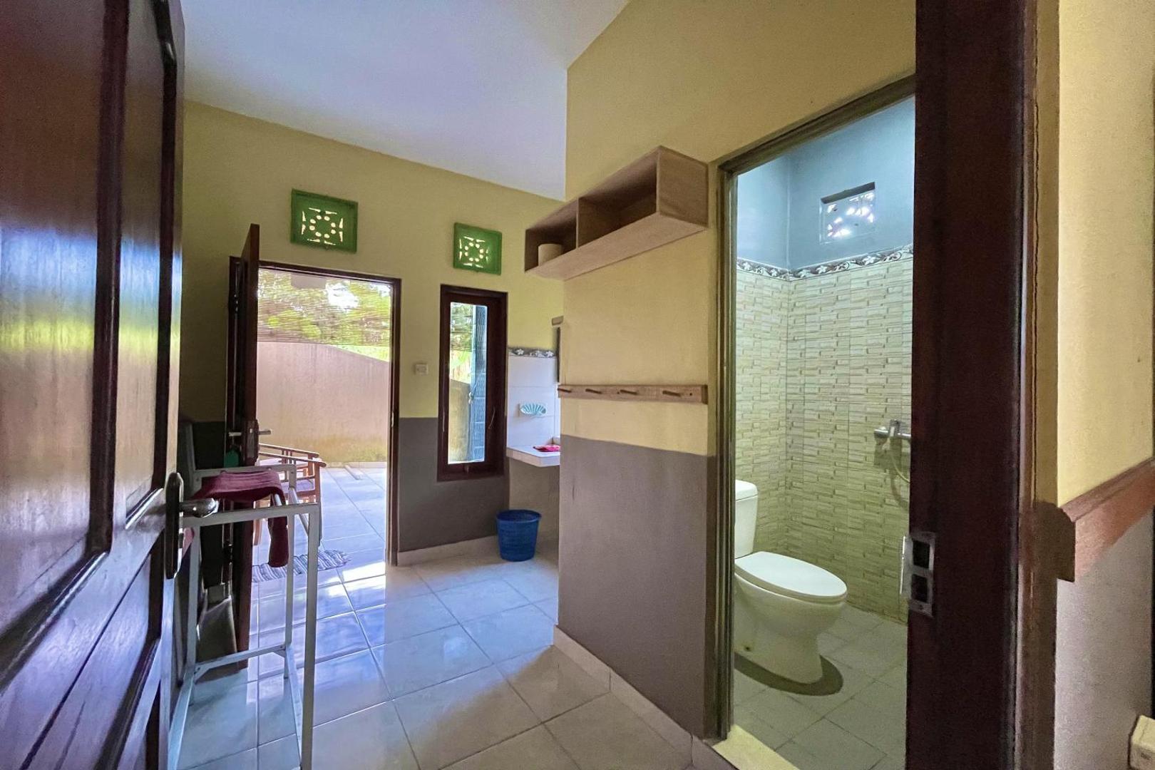 Mongan Homestay Beside The Belulang Hot Spring