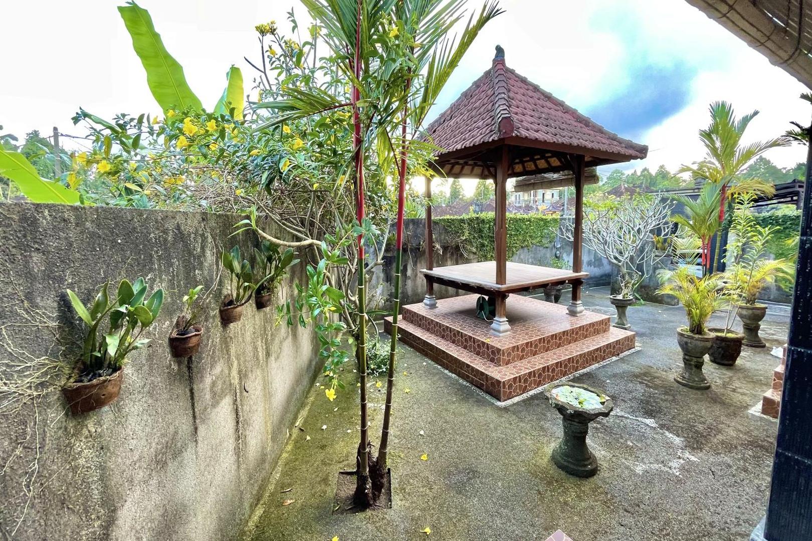 Mongan Homestay Beside The Belulang Hot Spring