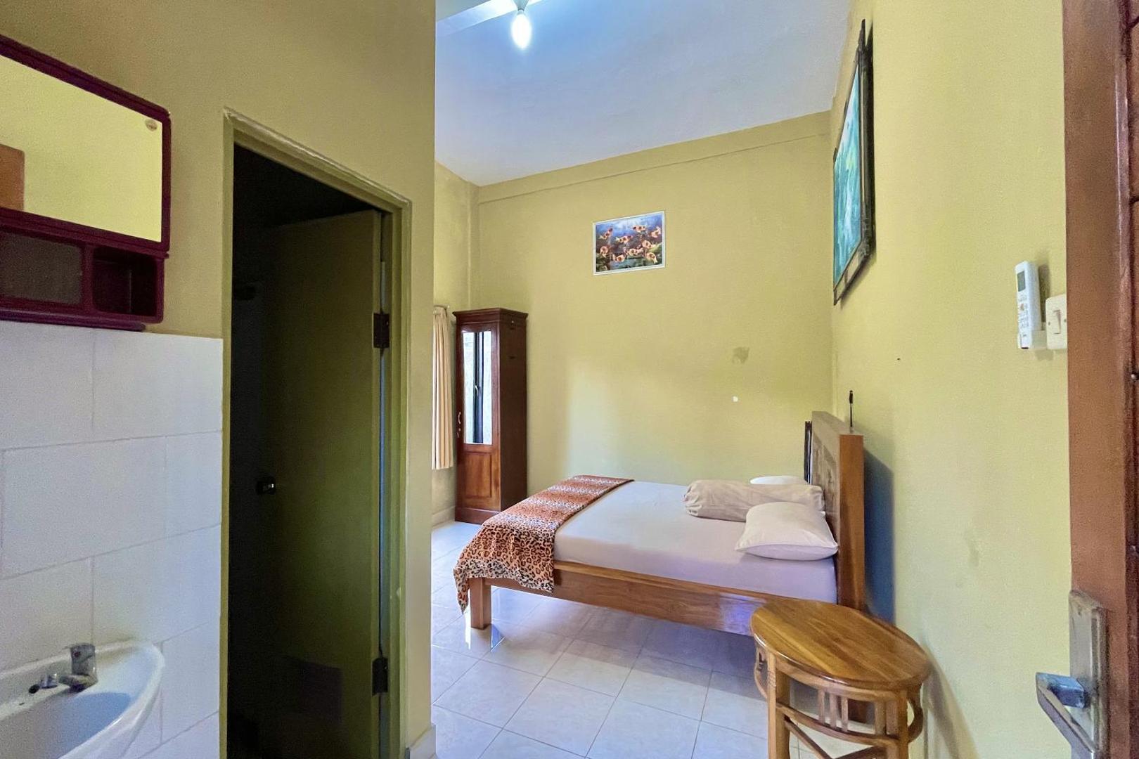 Mongan Homestay Beside The Belulang Hot Spring