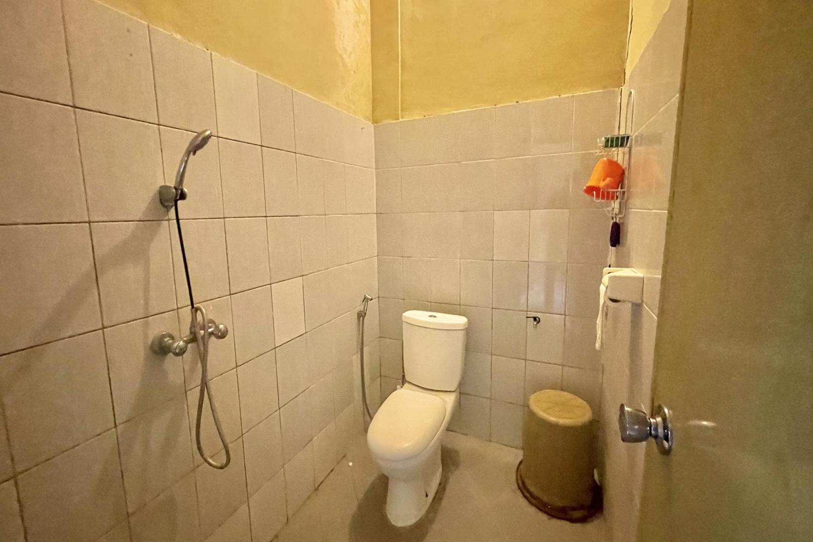 Mongan Homestay Beside The Belulang Hot Spring