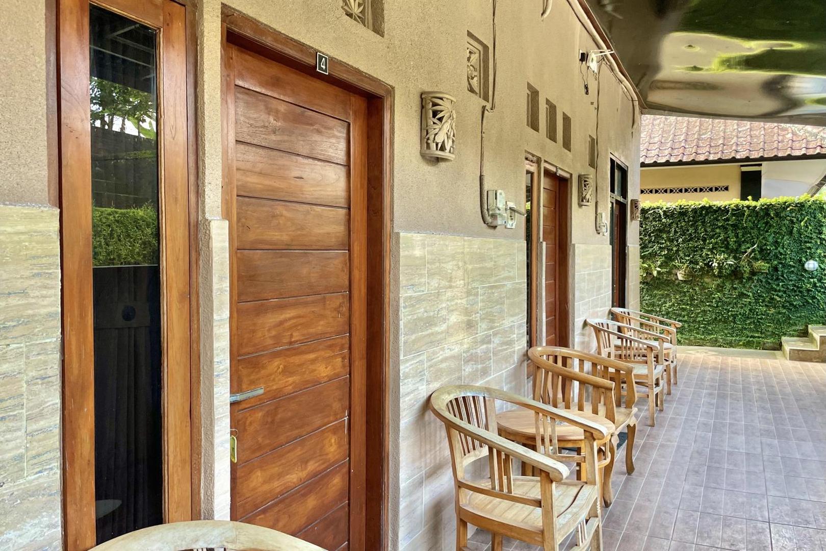 Mongan Homestay Beside The Belulang Hot Spring