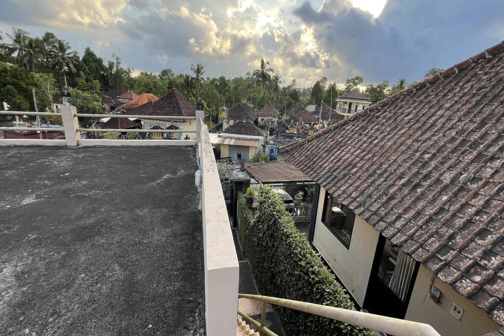 Mongan Homestay Beside The Belulang Hot Spring