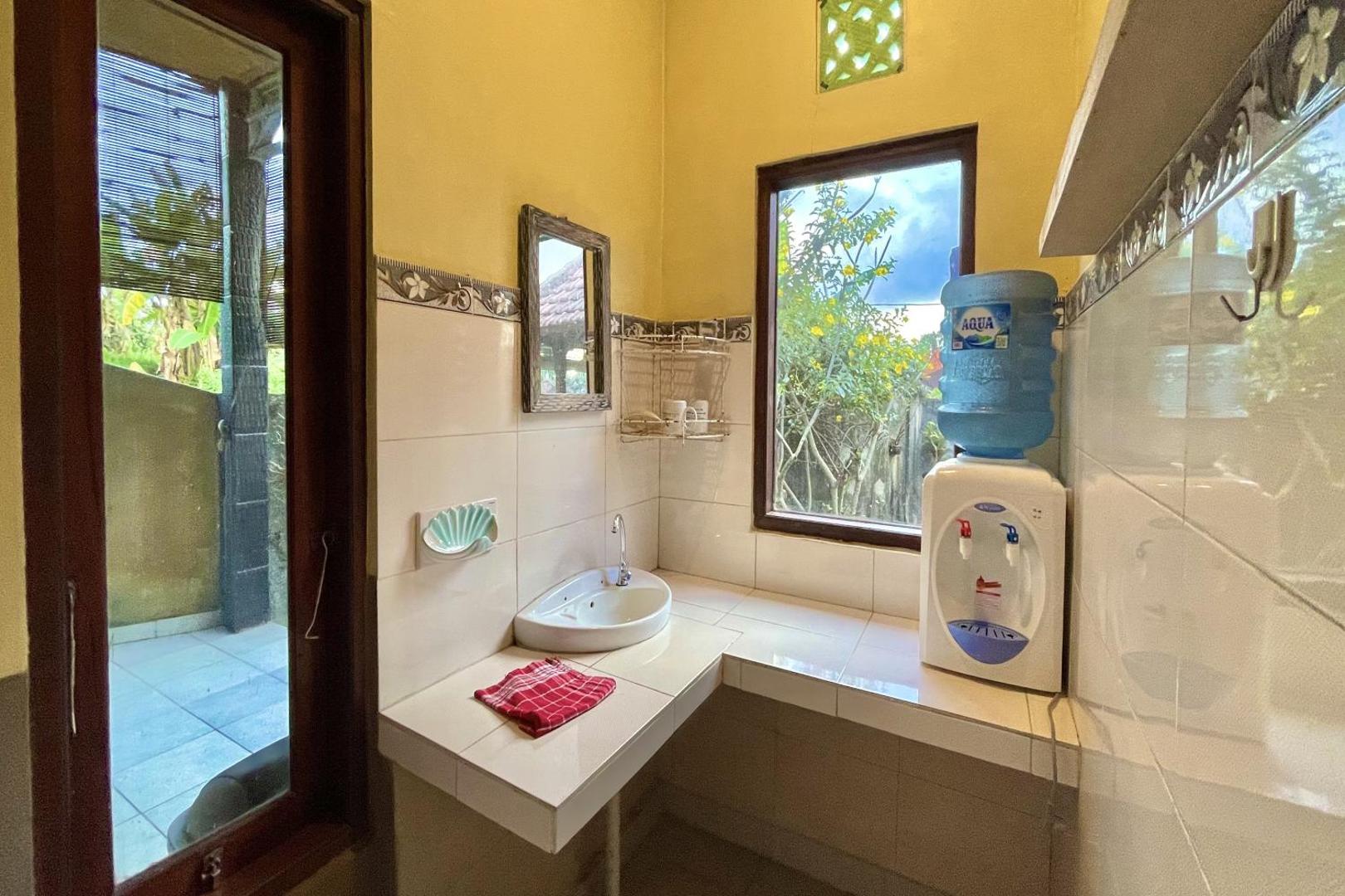 Mongan Homestay Beside The Belulang Hot Spring