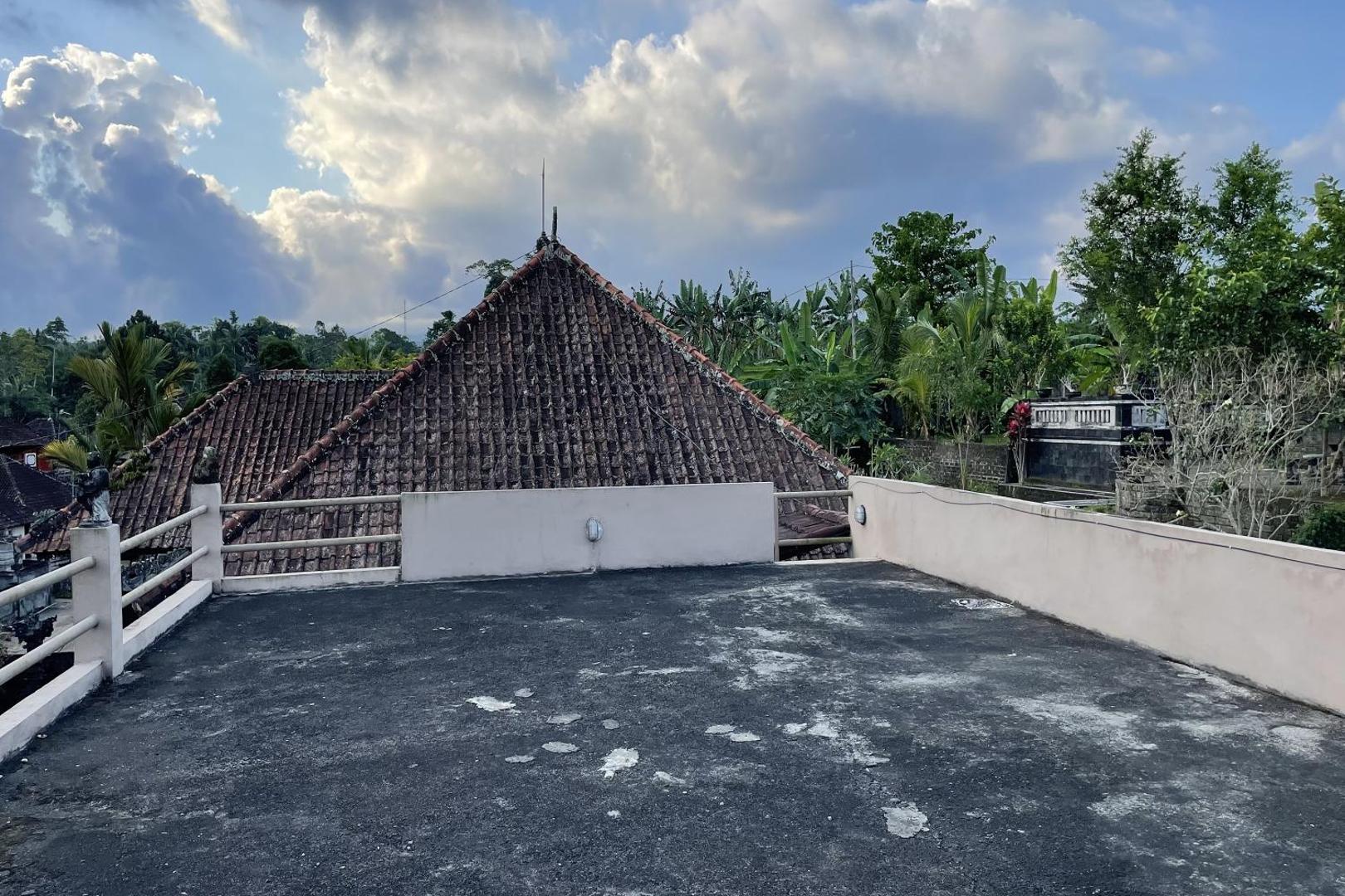 Mongan Homestay Beside The Belulang Hot Spring