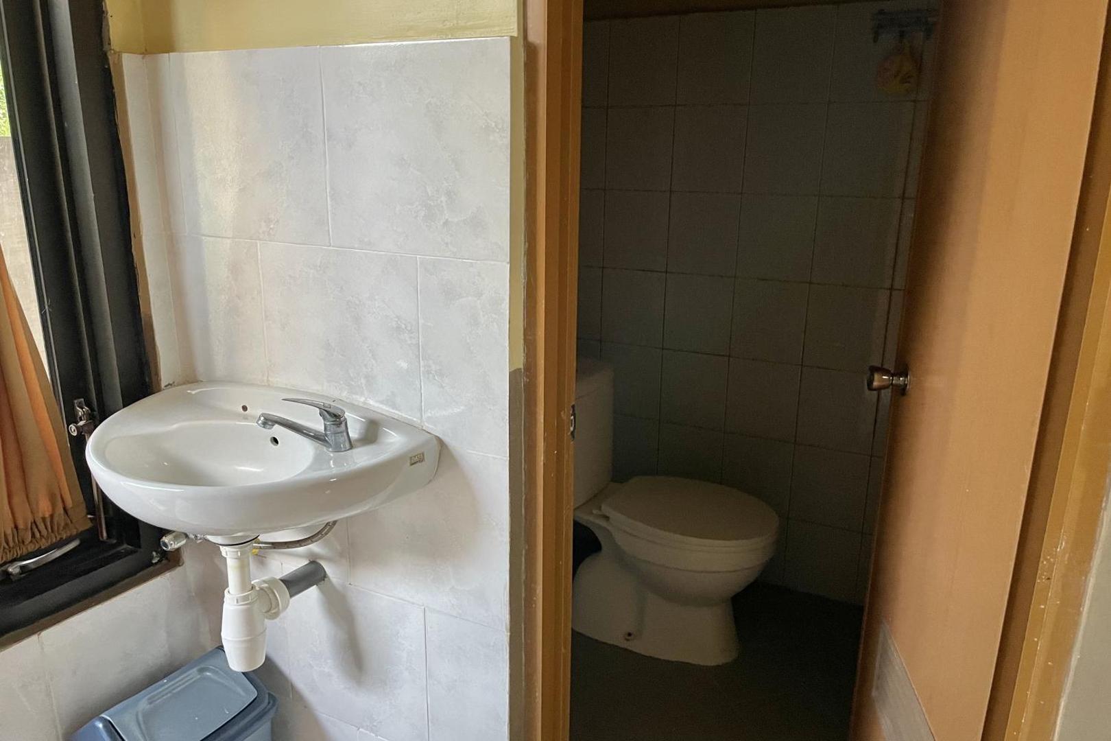 Mongan Homestay Beside The Belulang Hot Spring