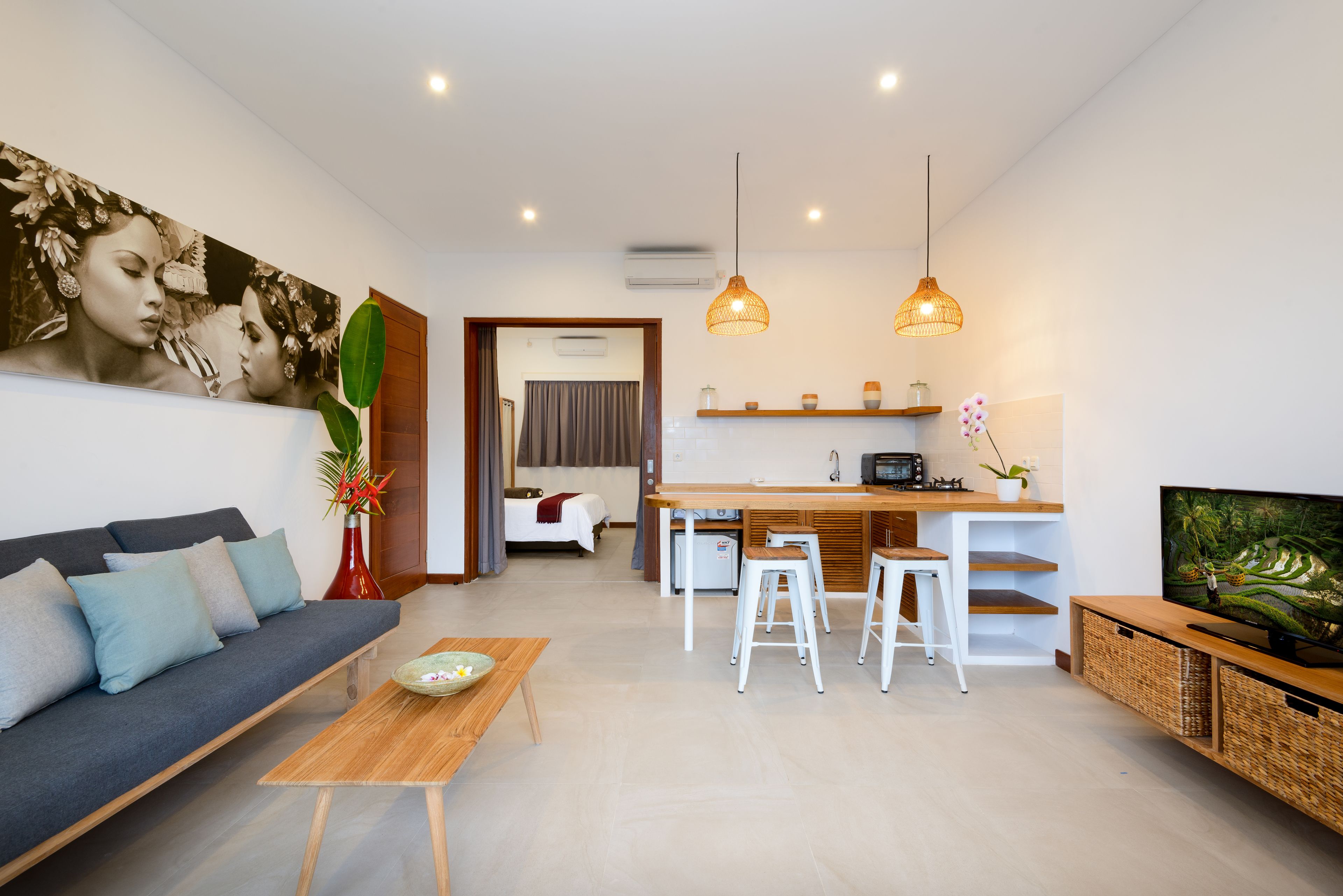 Echo Beach Villa & Apartment