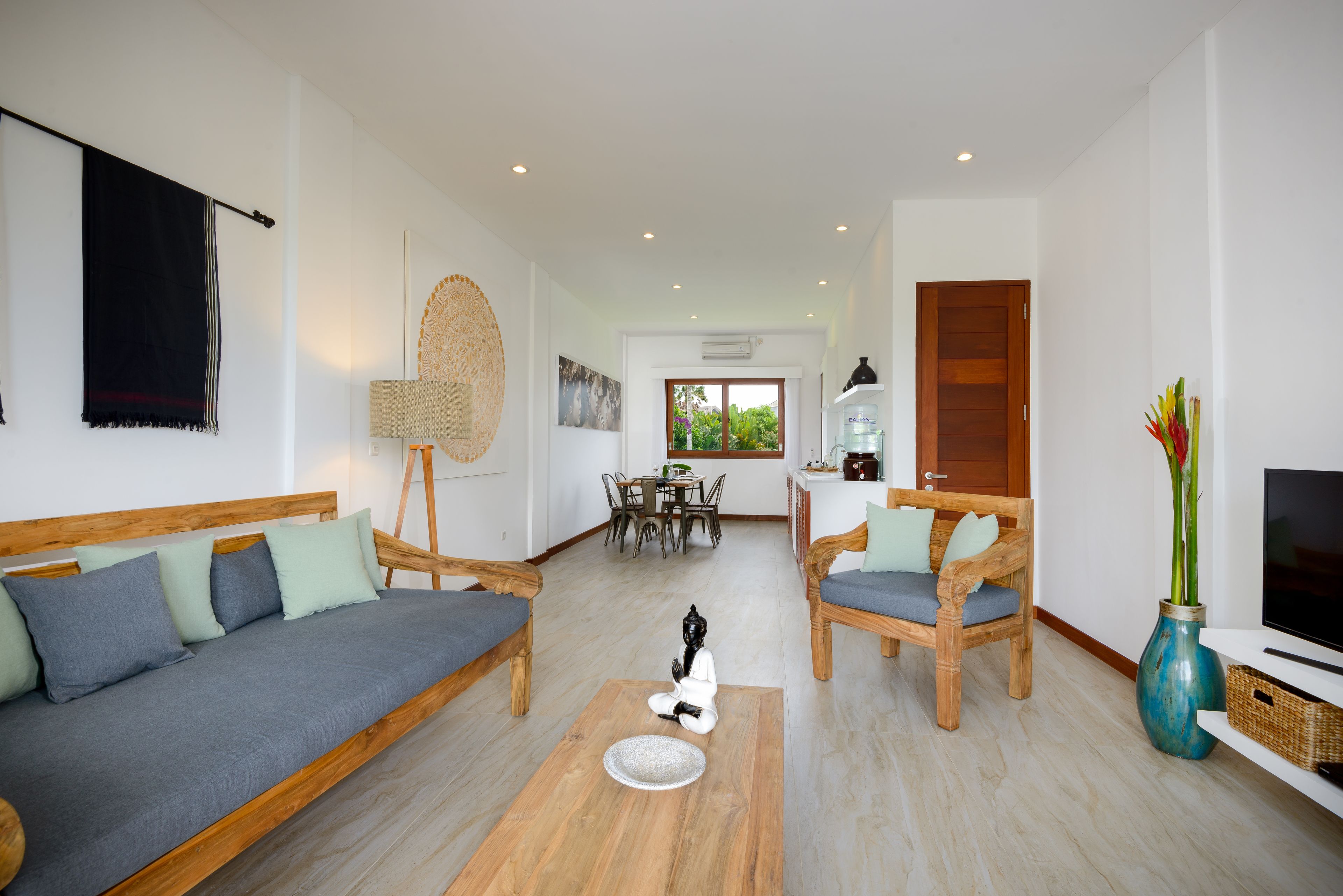 Echo Beach Villa & Apartment