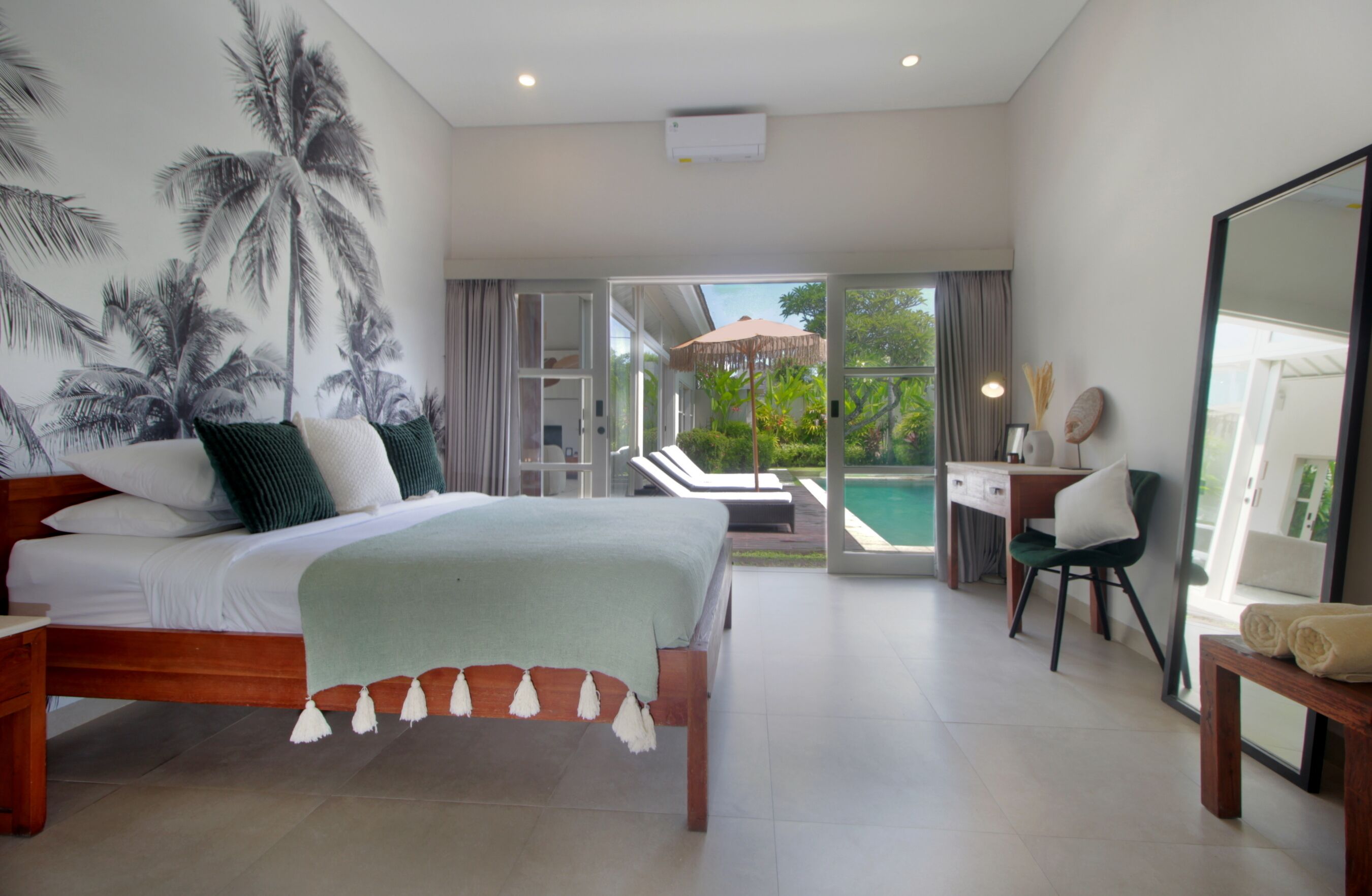 Echo Beach Villa & Apartment