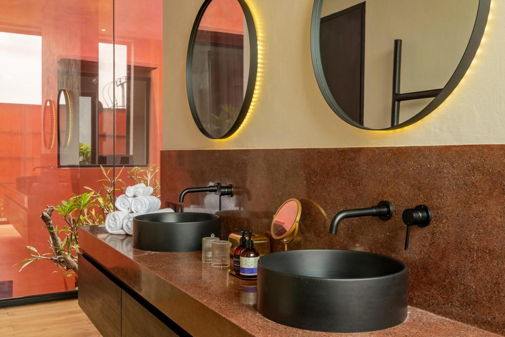 Five Stories Villa by Suom