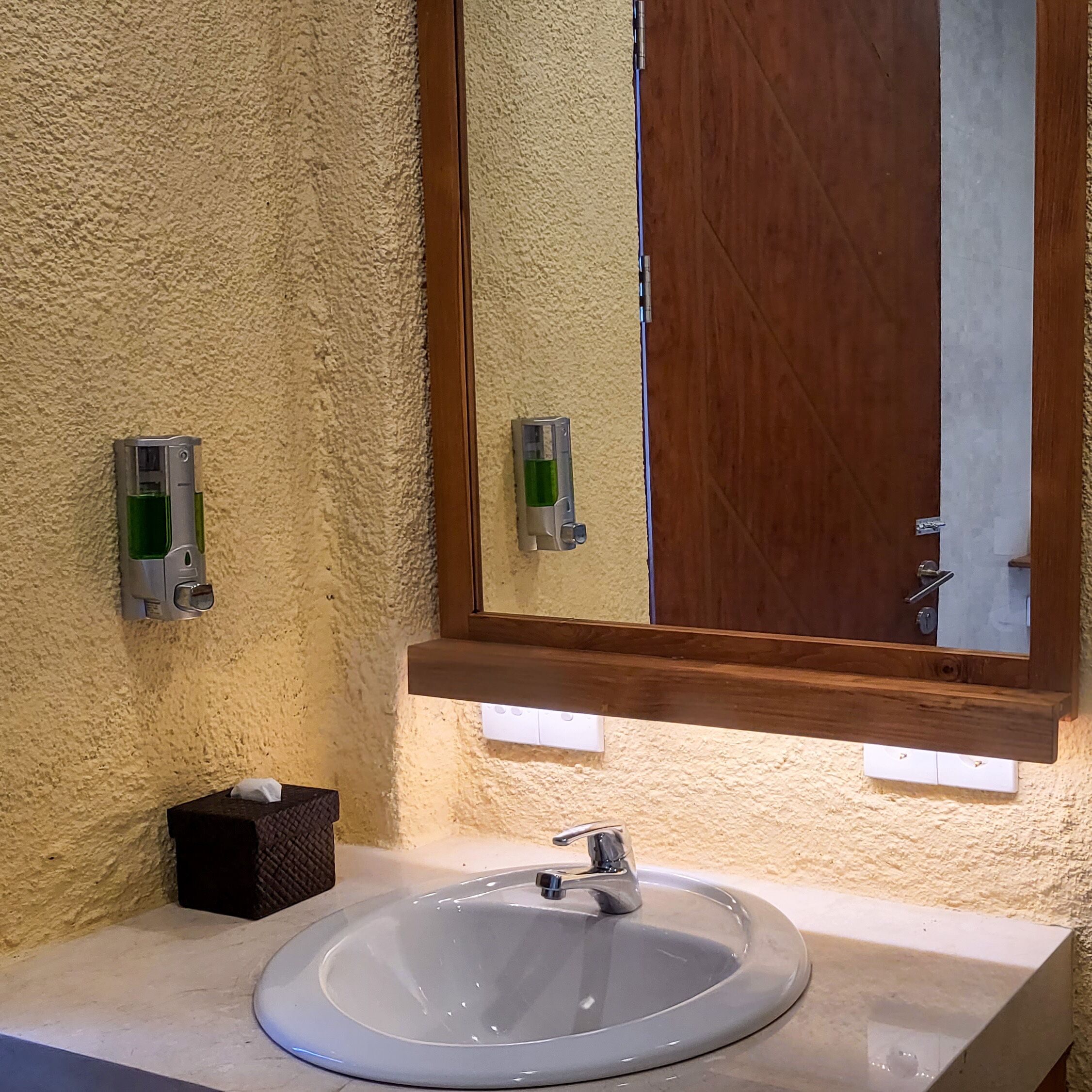 Triyana Resort Carangsari
