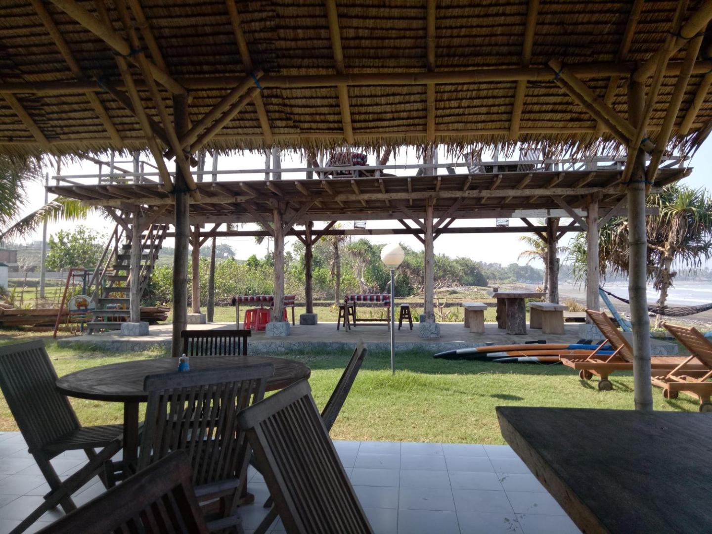 Emir Surfcamp