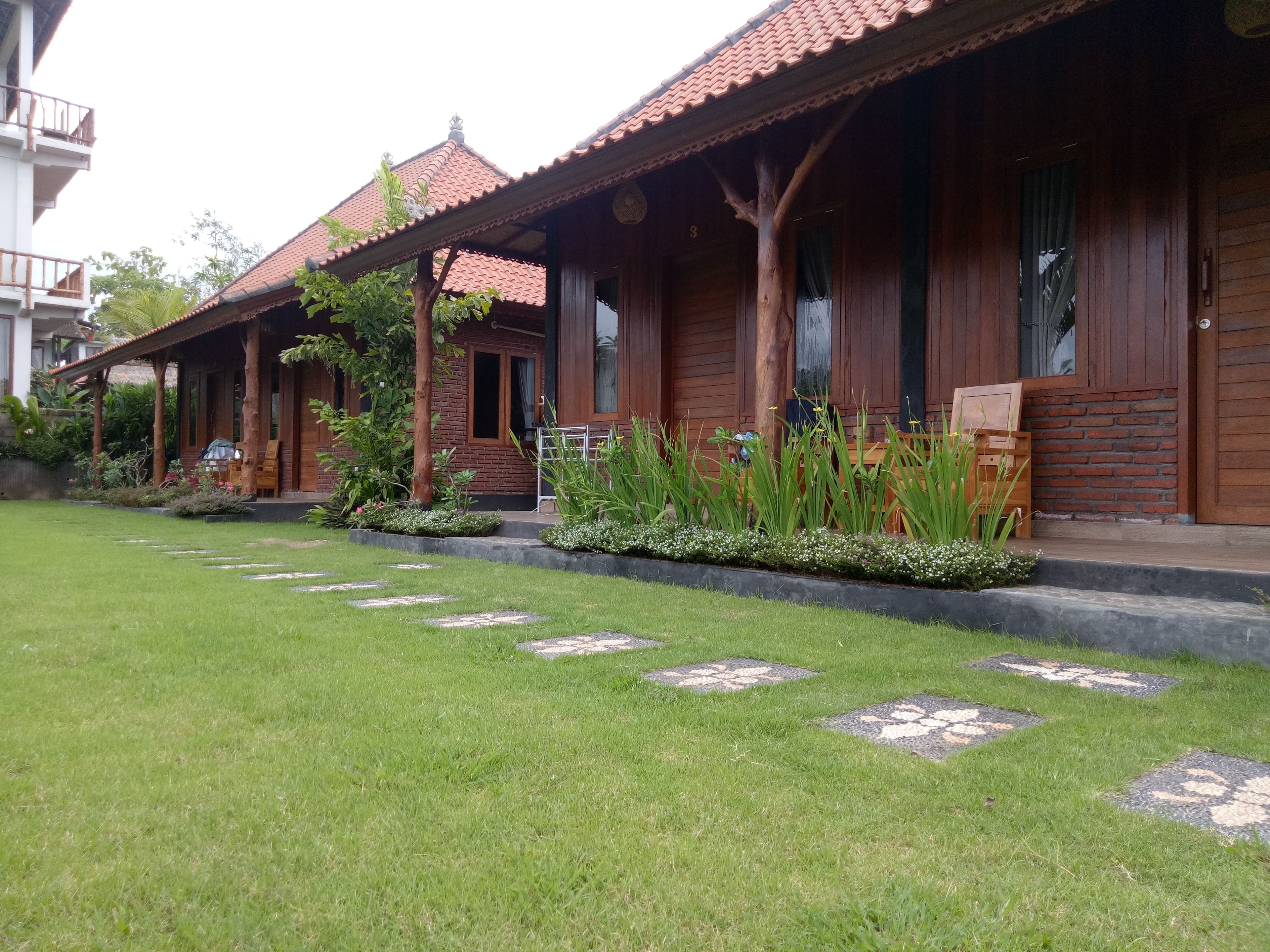 Emir Surfcamp